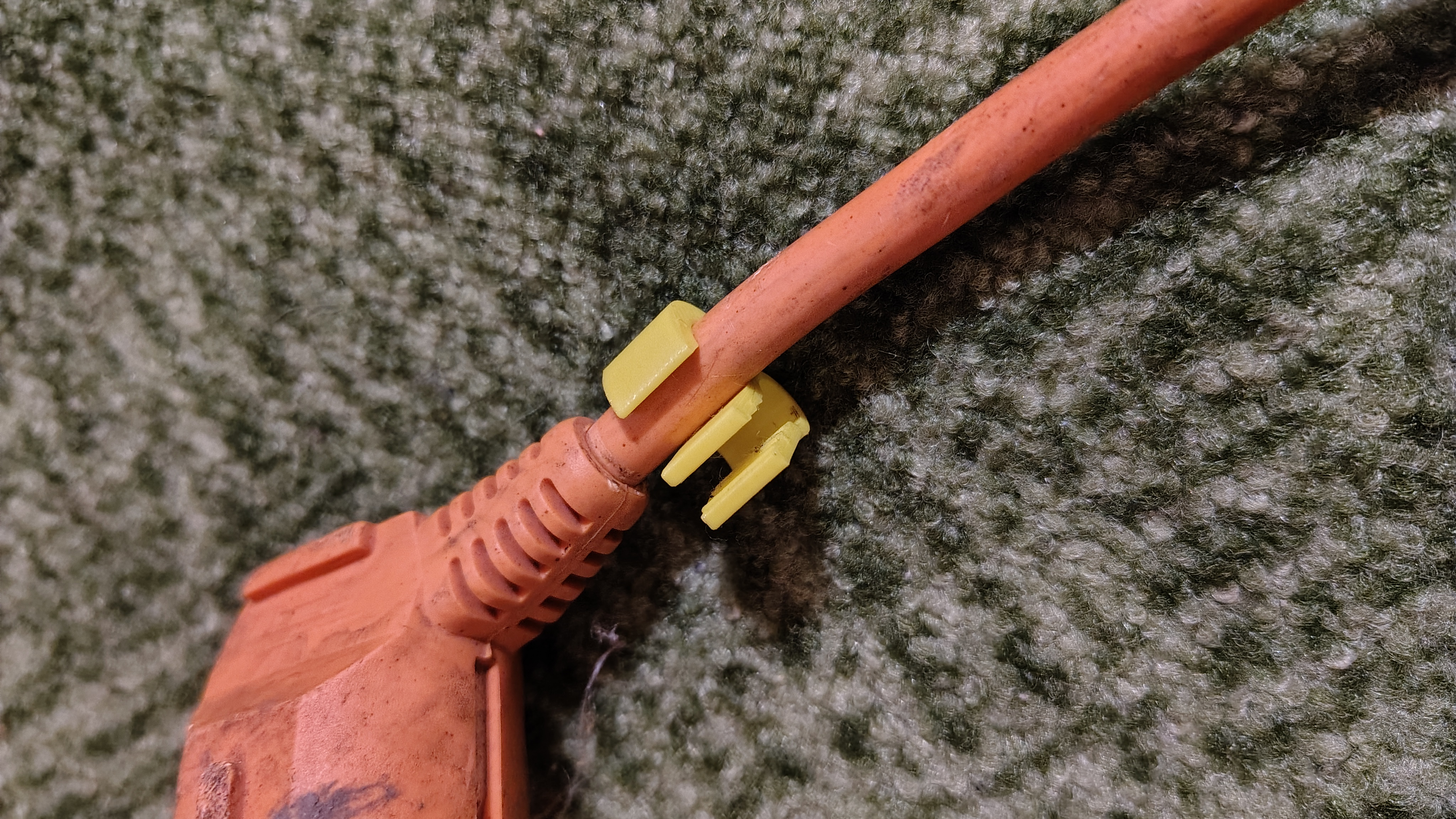 extension cord to winder clip - photo 3