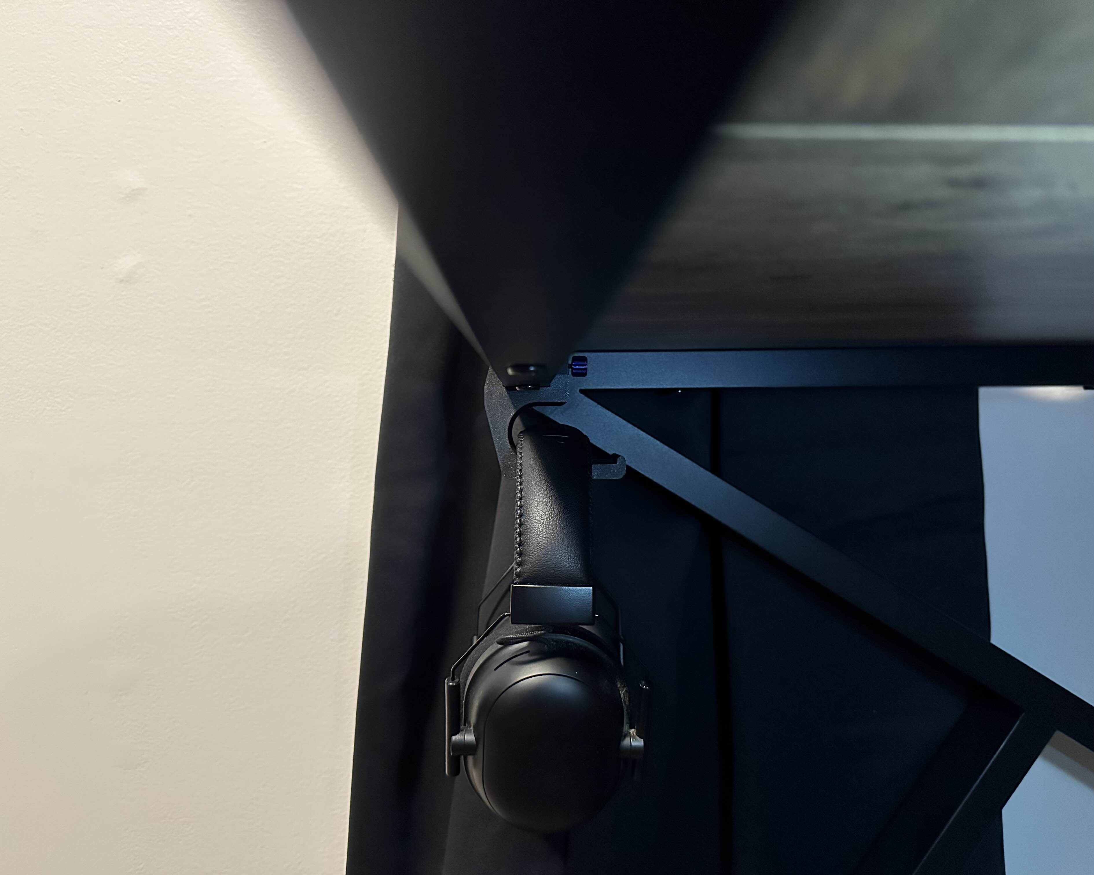 Headphone Holder - Under Desk Headphone Clamp - photo 2
