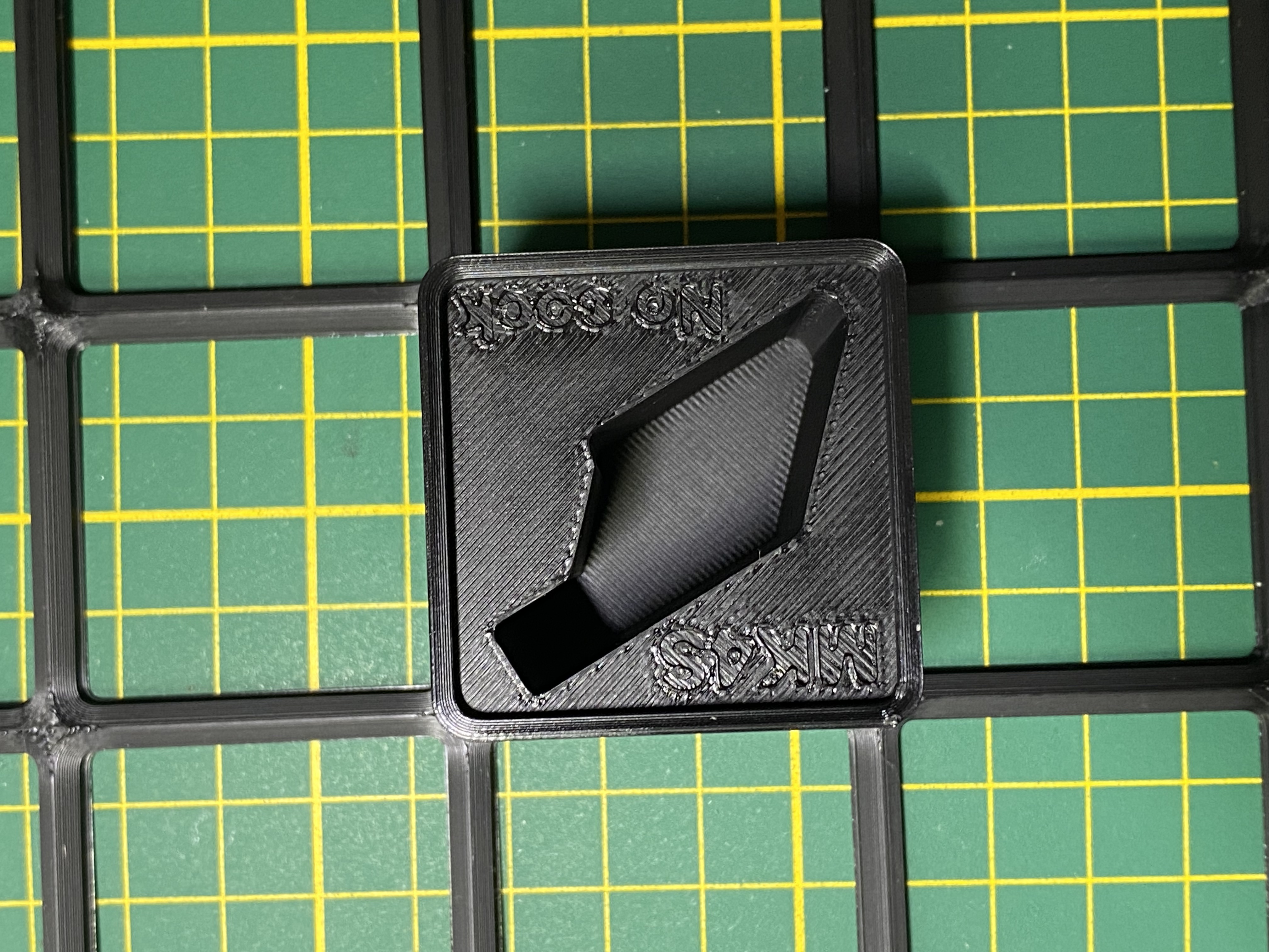 Gridfinity bin for MK4S nozzle replacement tool (silicone sock/no silicone sock) - photo 2
