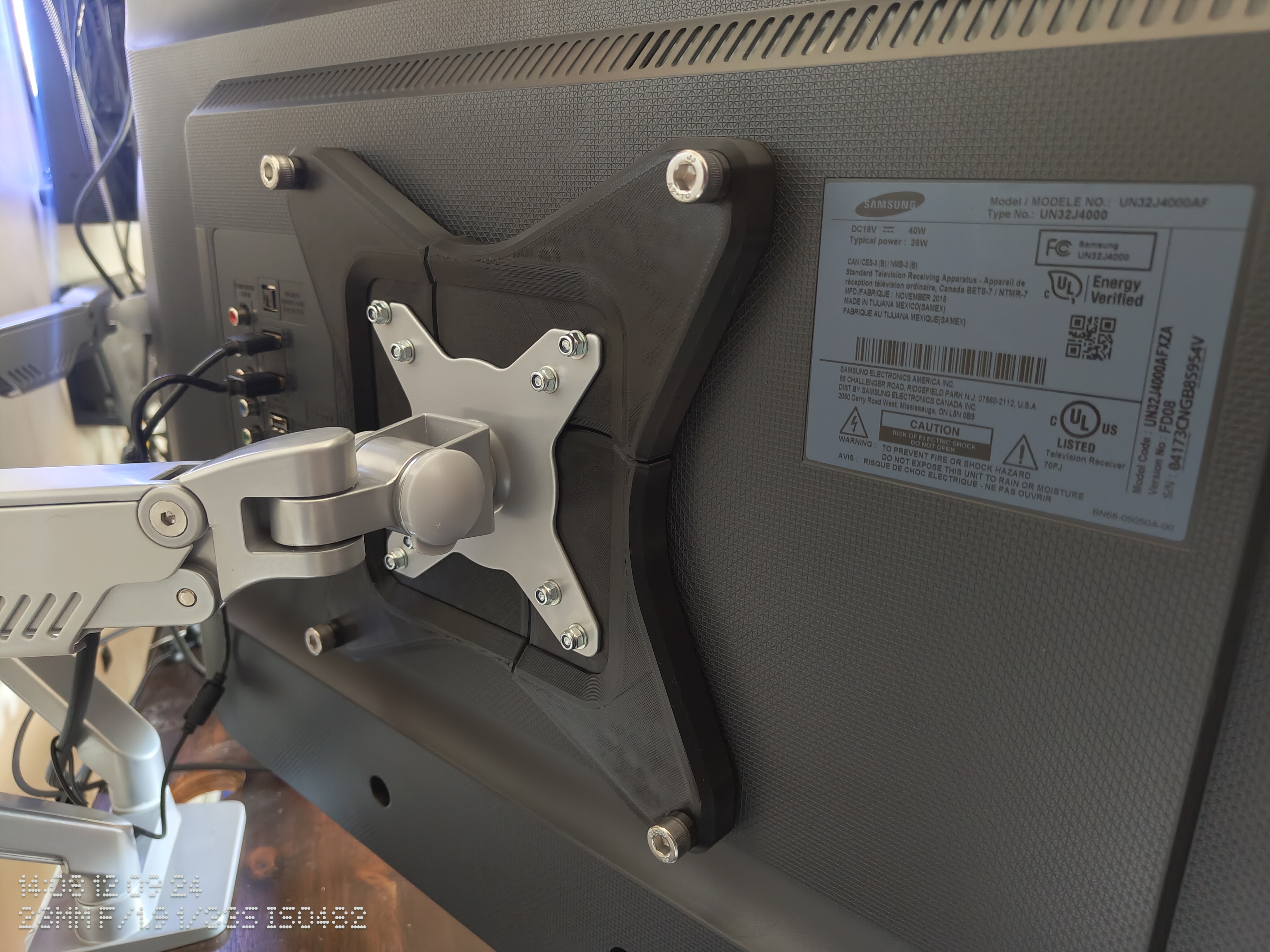 Vesa Mount Adapter - 75/100mm to 200mm (Small Printer Accessable)
