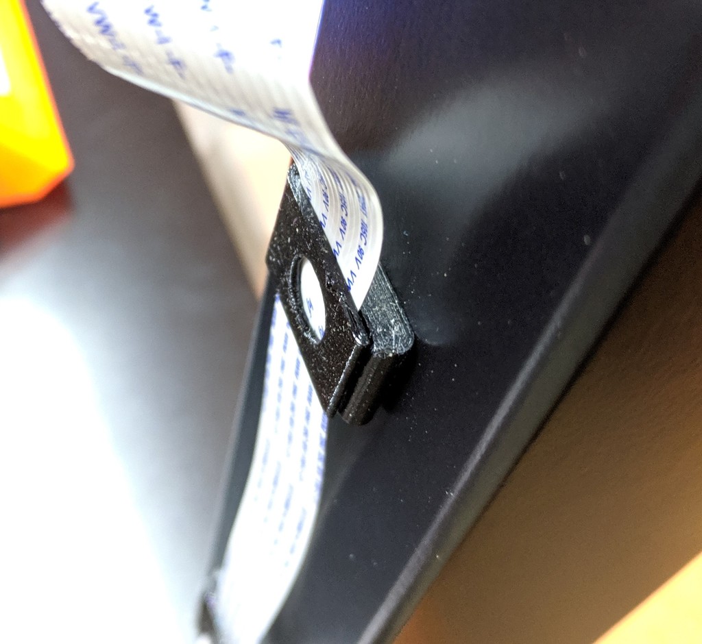 OpenSCAD Customizable Ribbon Cable Clip