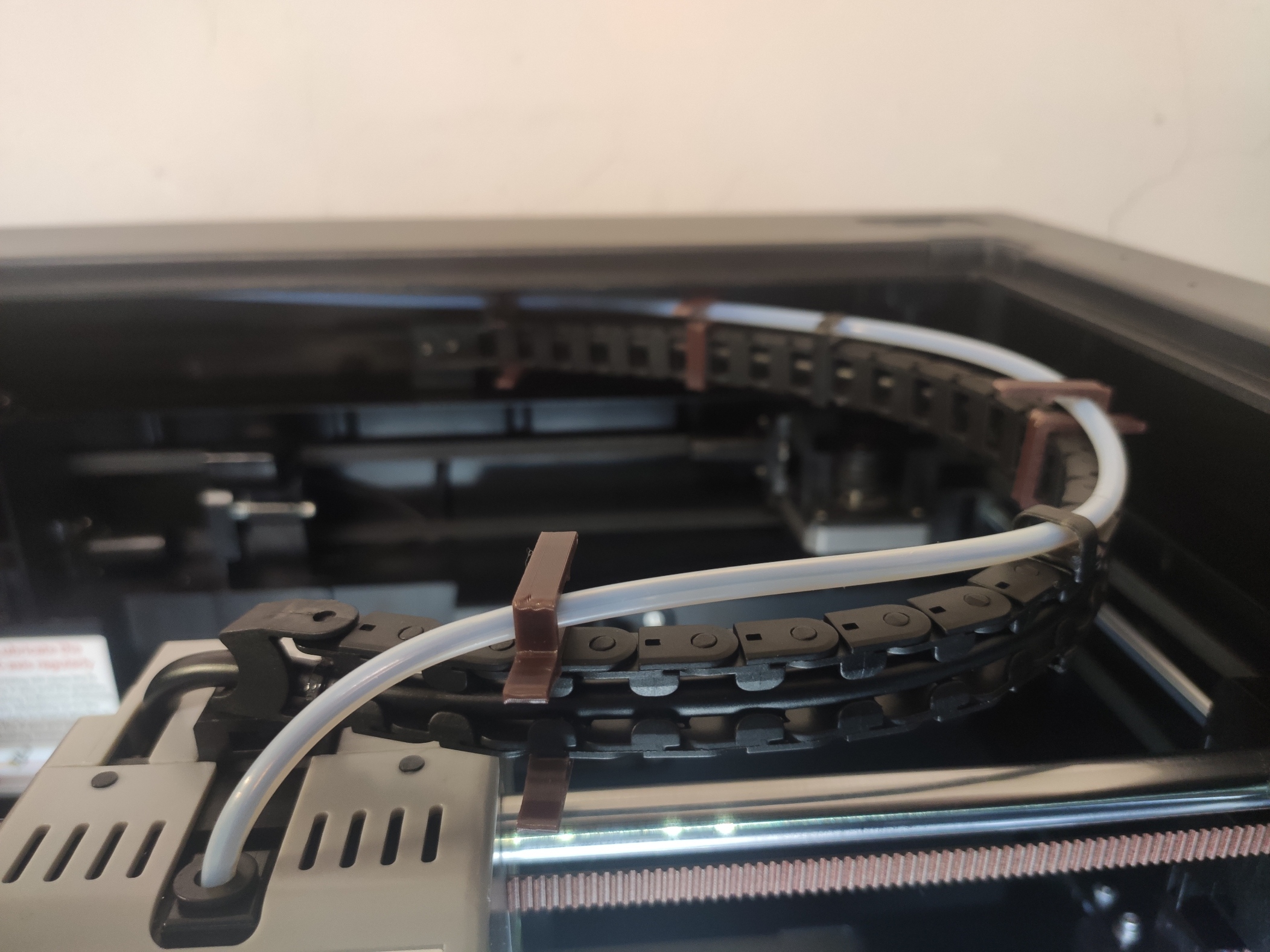 Qidi Q1 Pro tube bracket on chain - photo 3