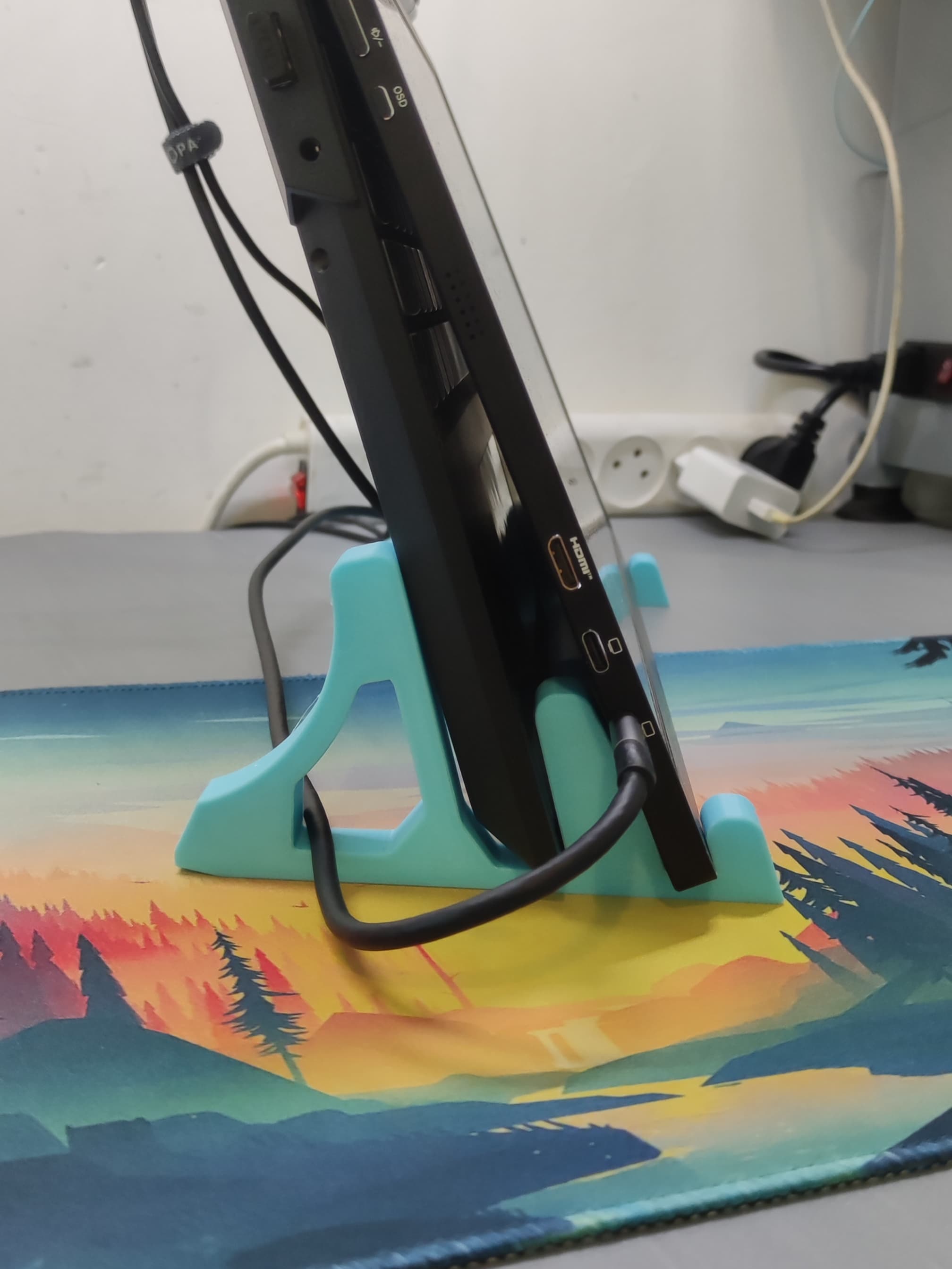 Laptop and portable-monitor vertical stand - photo 2