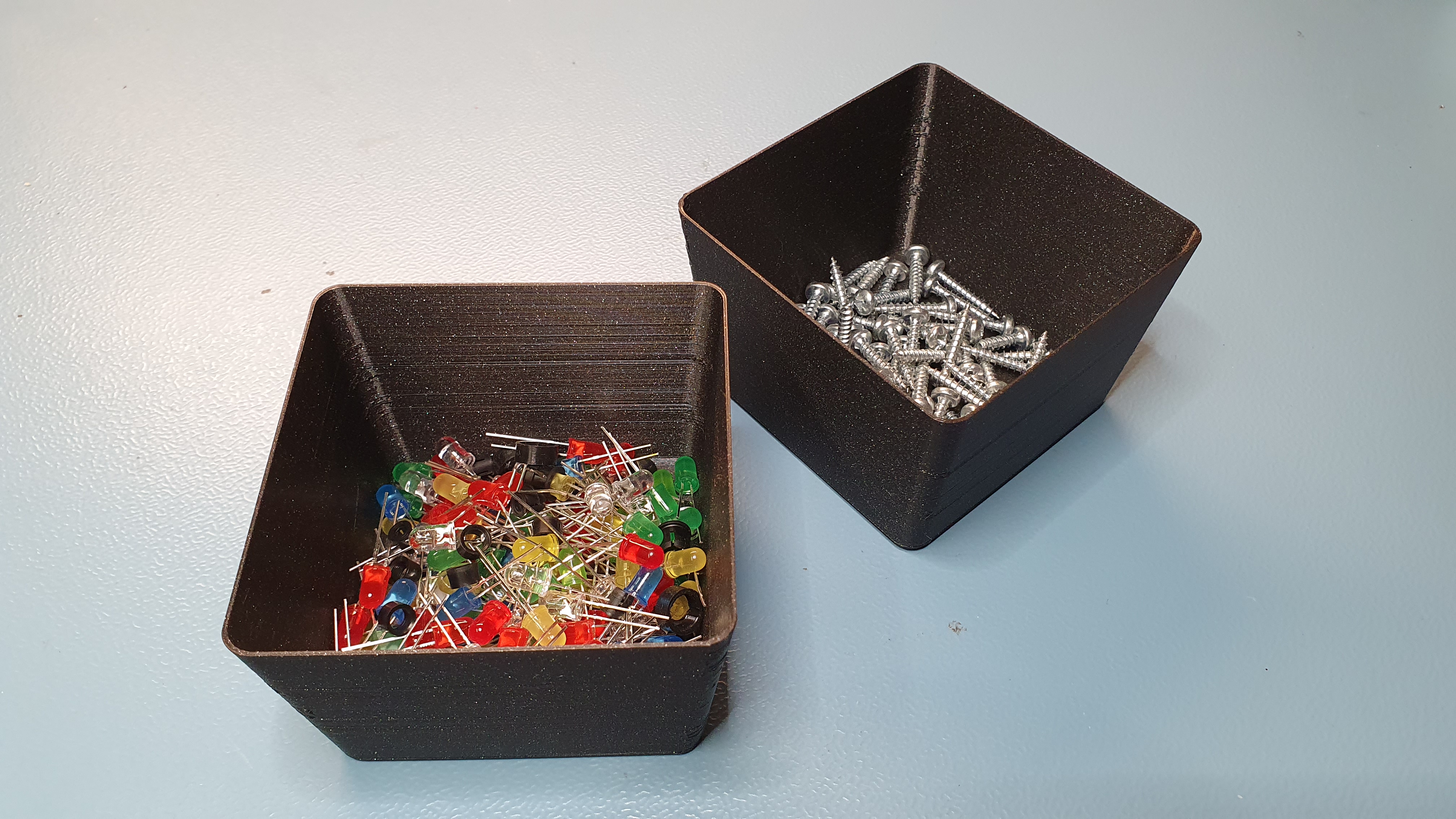 Small stackable storage box with lid (parametric) - photo 3