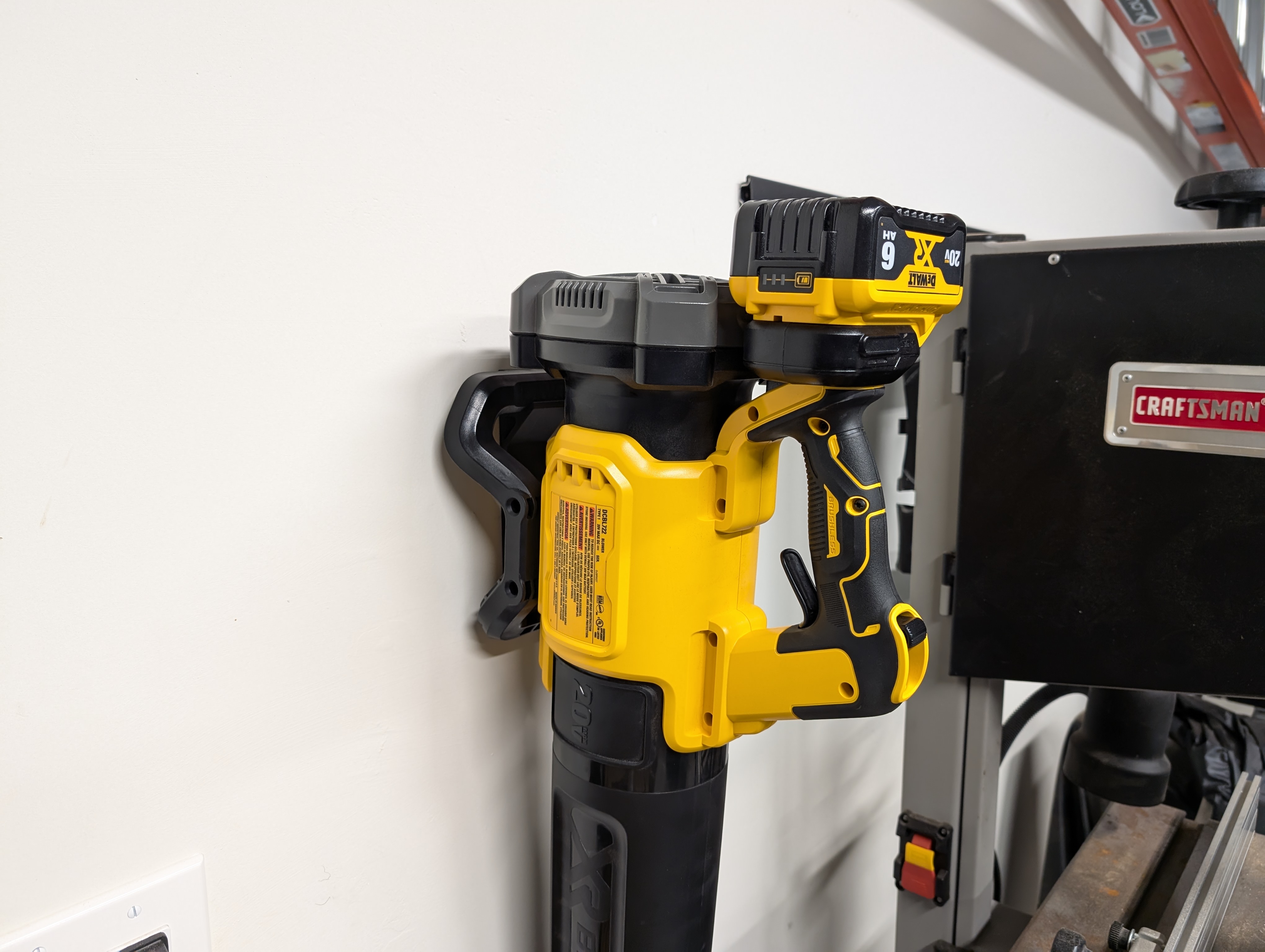 Dewalt DCBL722 Leaf Blower Wall Mount