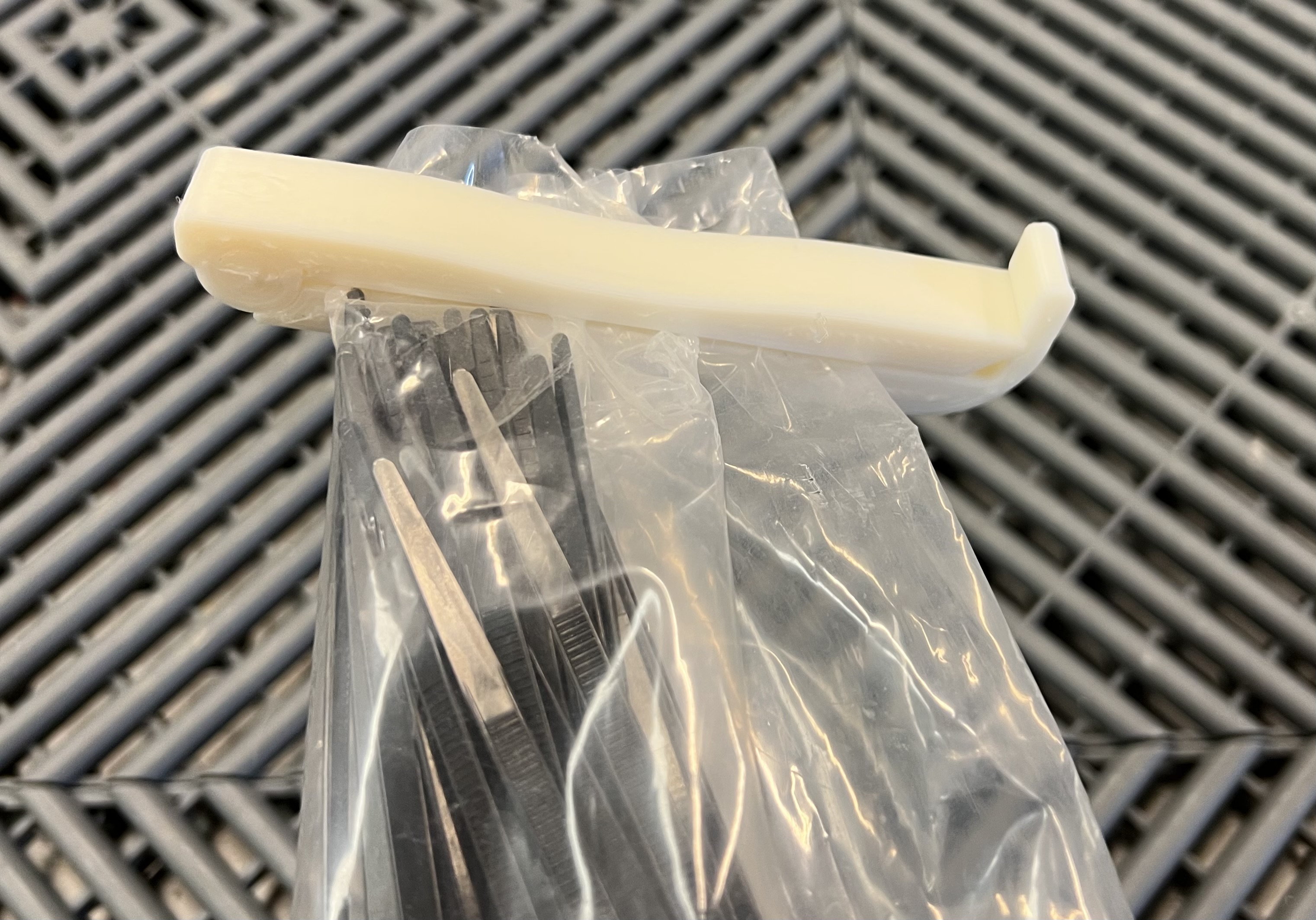 Bag clamp [hinged, print in place] - photo 3