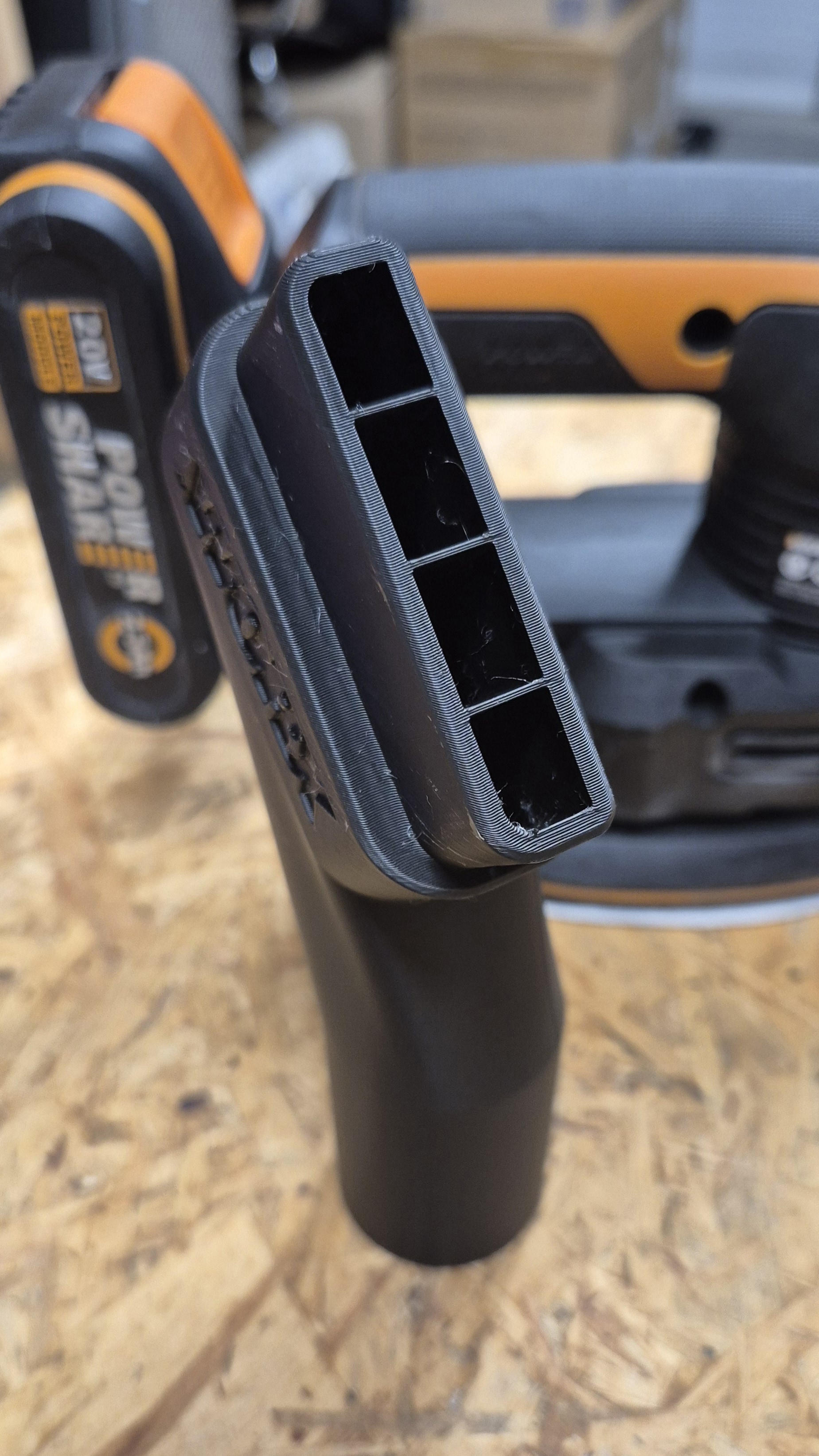 WORX WX822/WX820 Sander Vacuum Adapter - photo 4