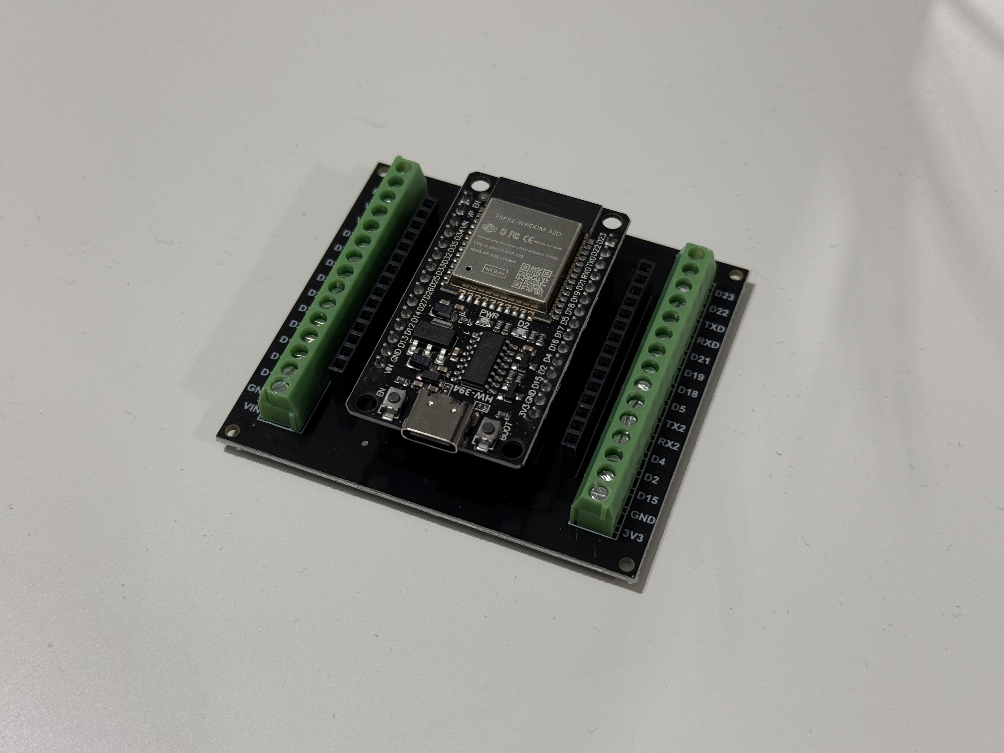 ESP32 Screw Terminal Adapter DIN Mount MRD068A - photo 3