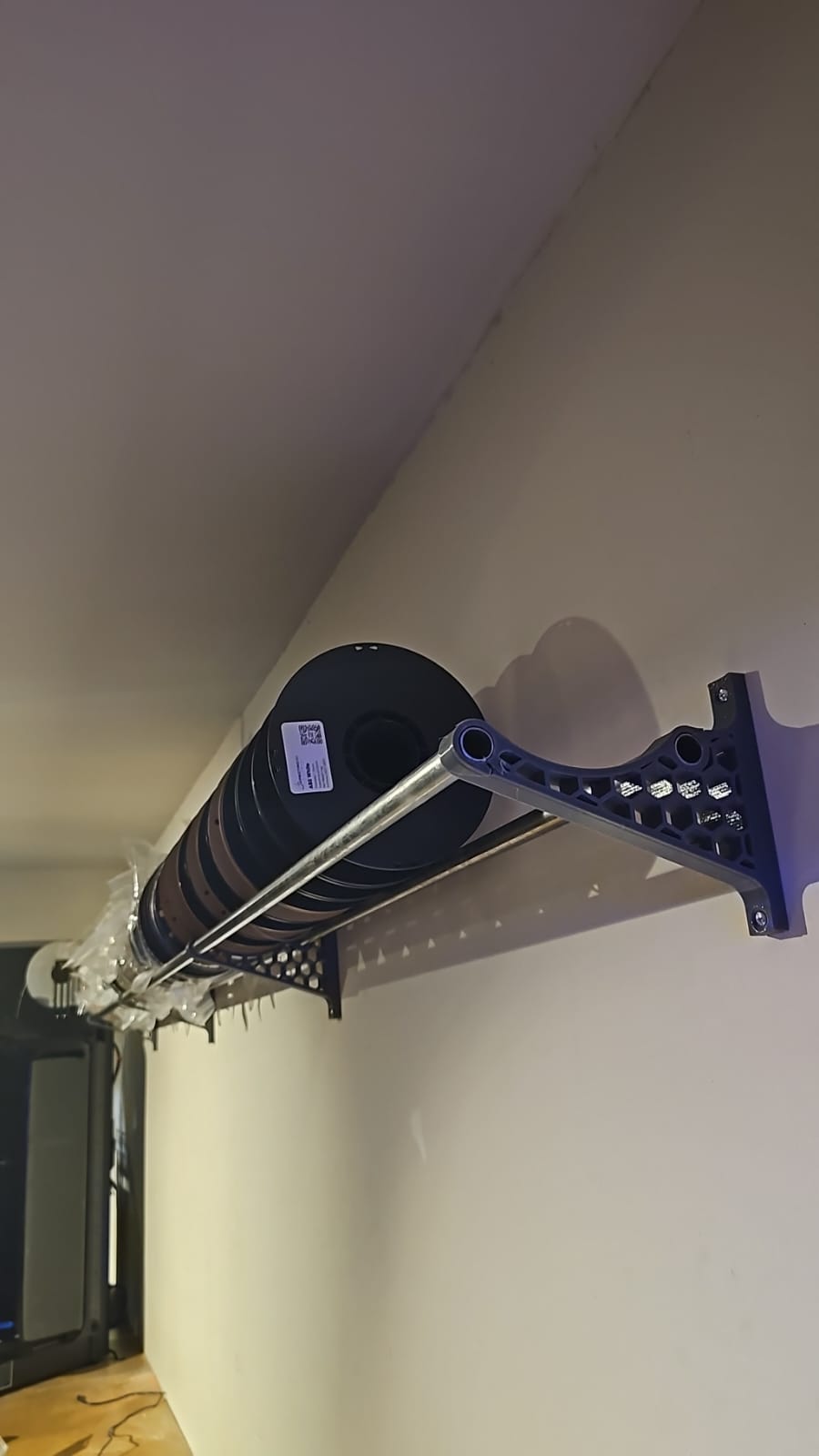 Wall mount spool holder 3/4 in - photo 4