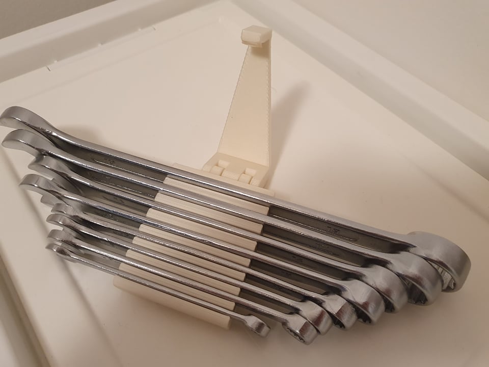 Wrench organizer (print in place hinge) - photo 4