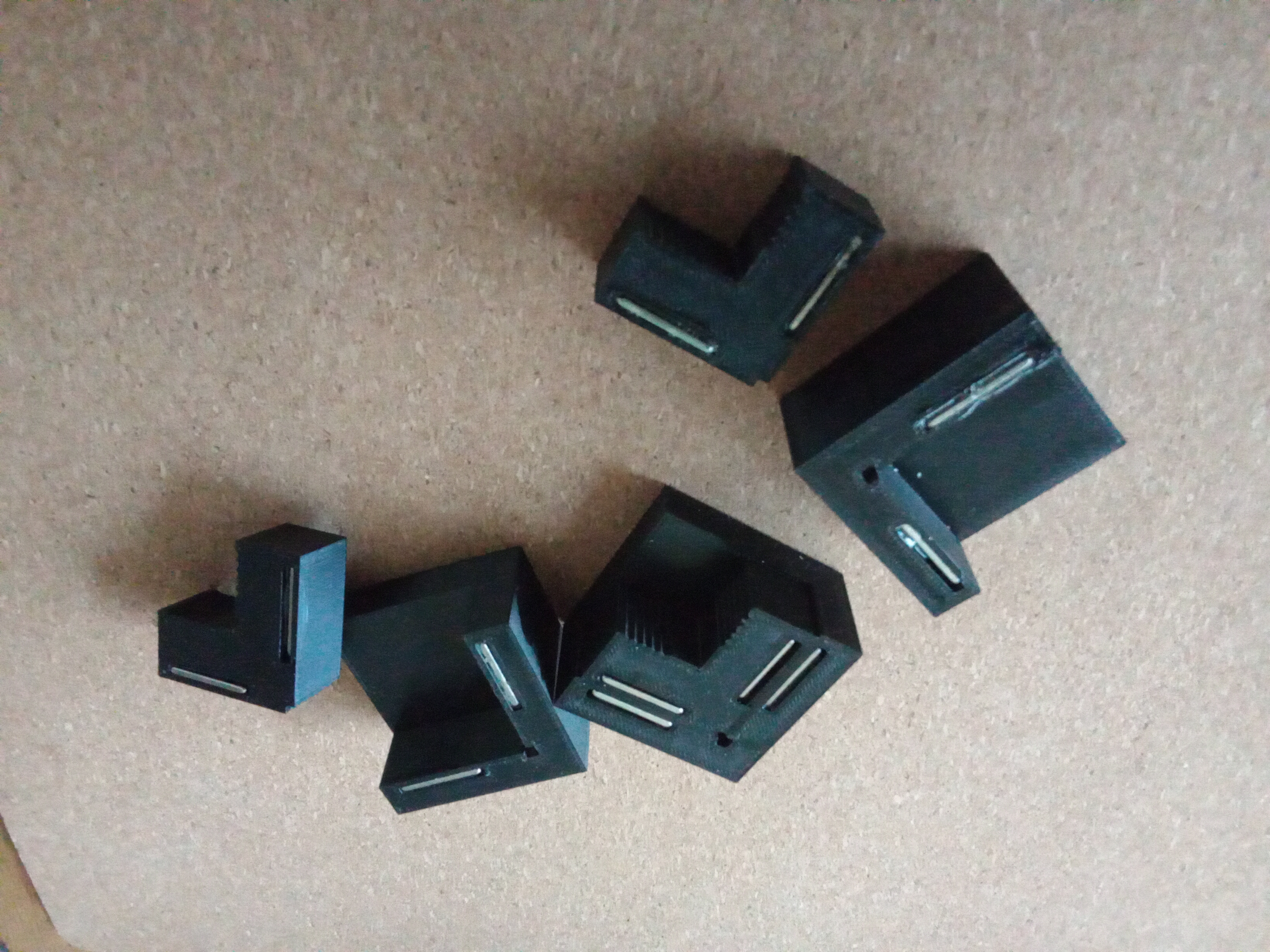 magnetic corner clamp