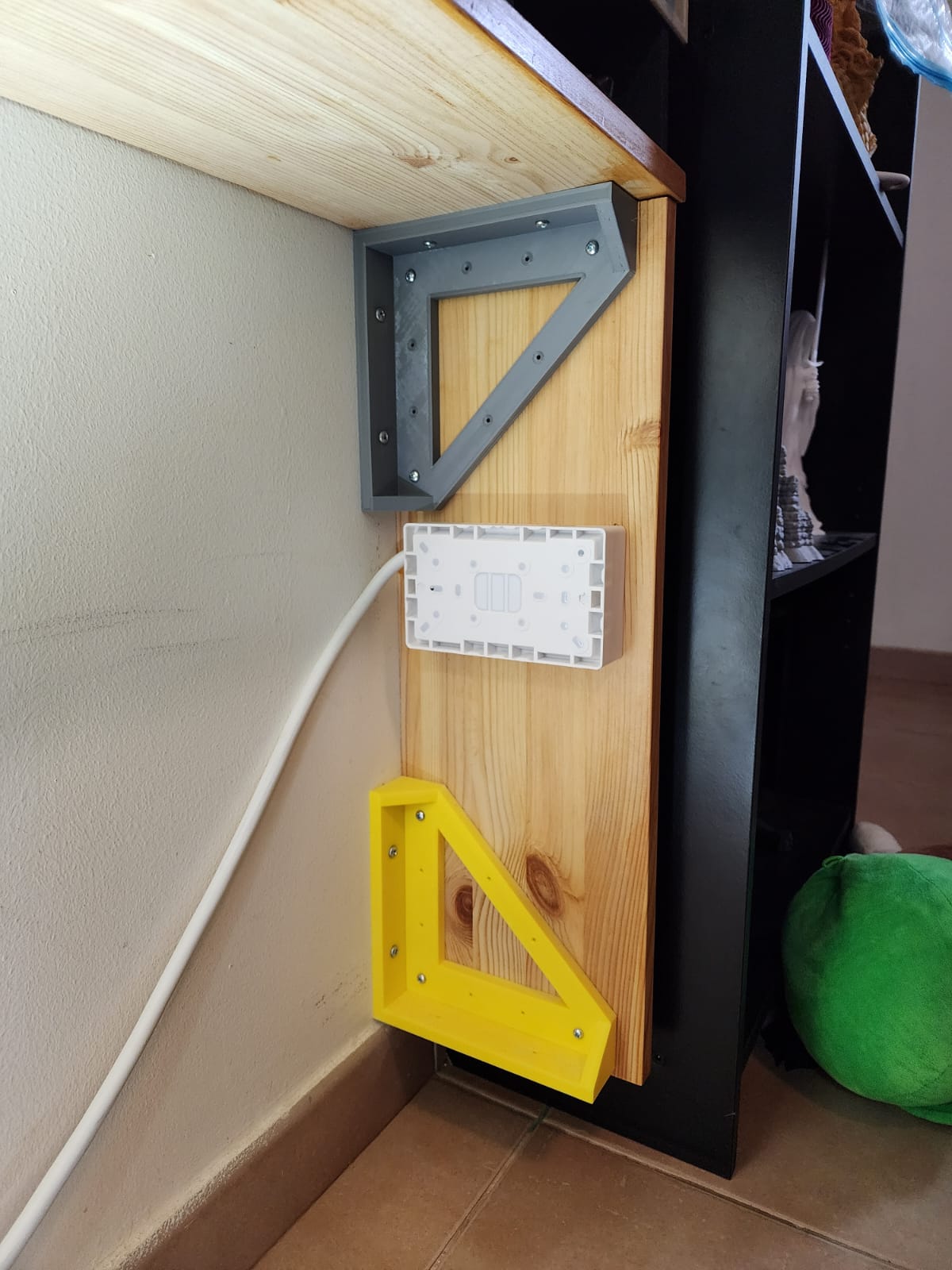 Heavy Duty Shelf Bracket - photo 2