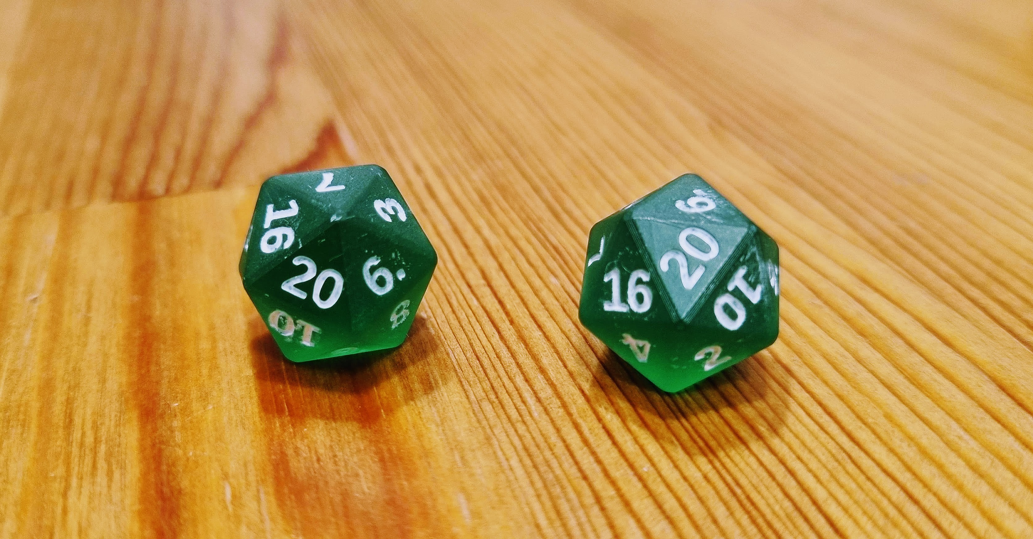 Chamfered d20 dice