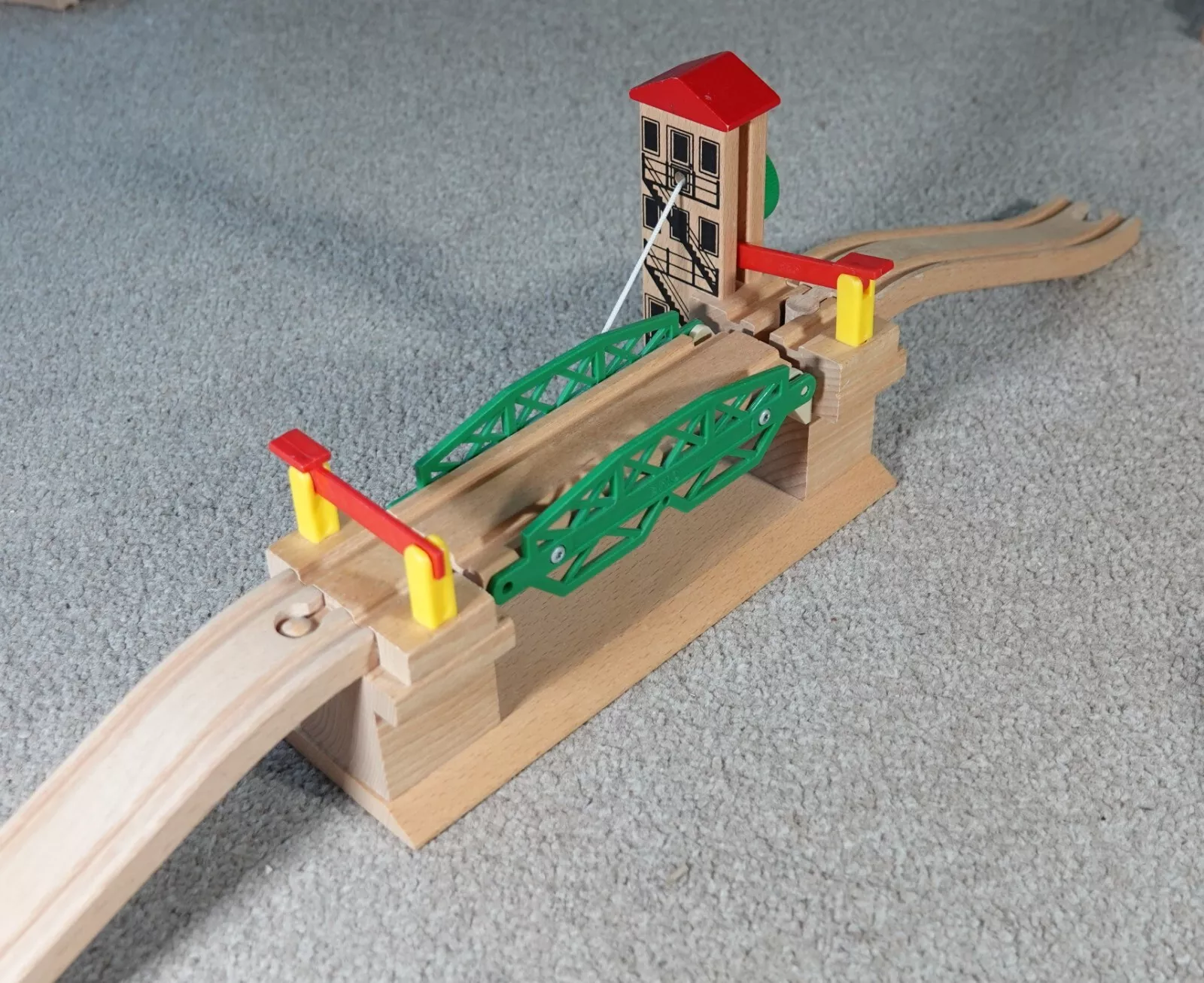 Brio train lifting bridge hinge