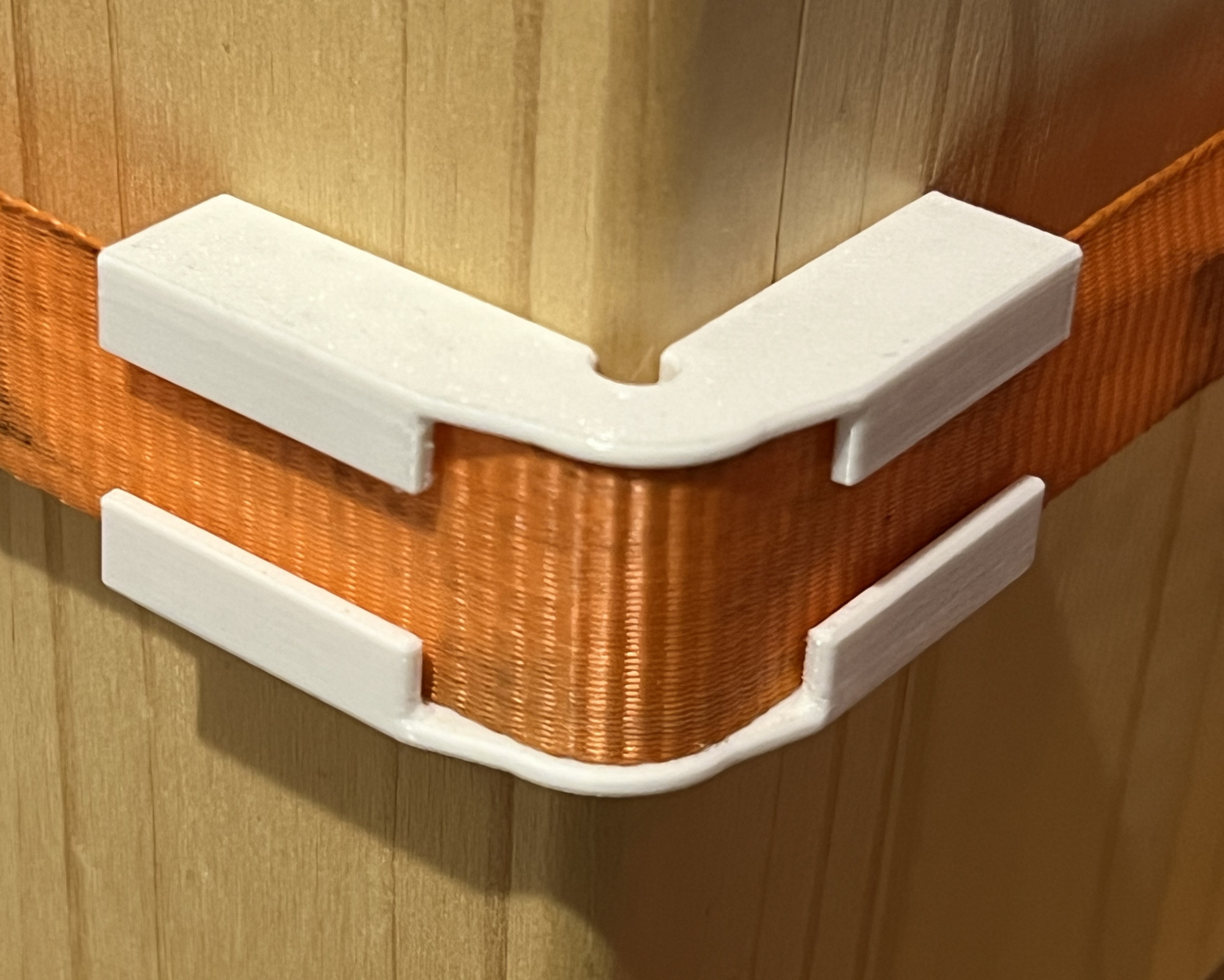 Corners clamp for cargo straps multiple angles 26mm