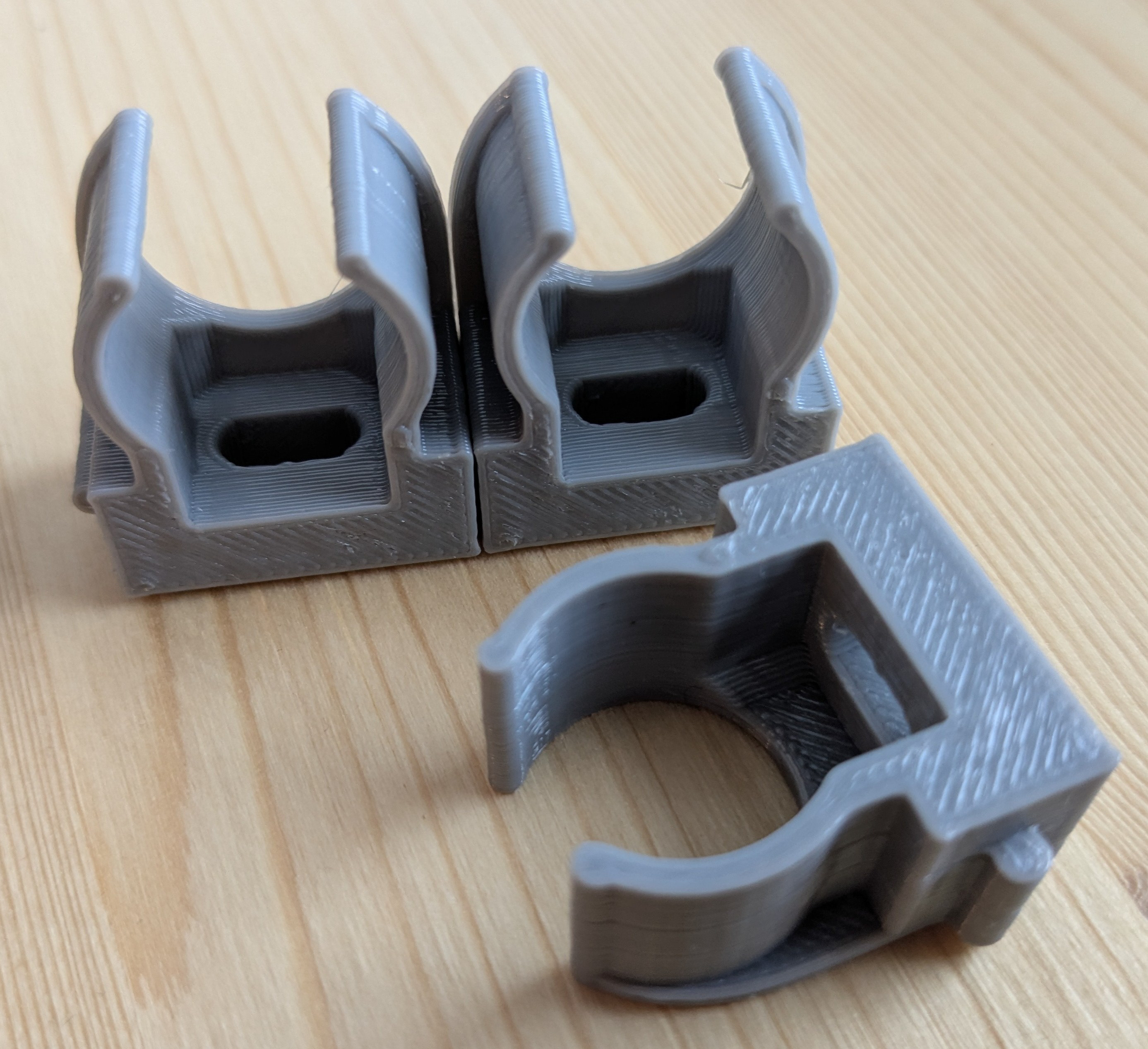 16mm pipe / conduit clamp - photo 2