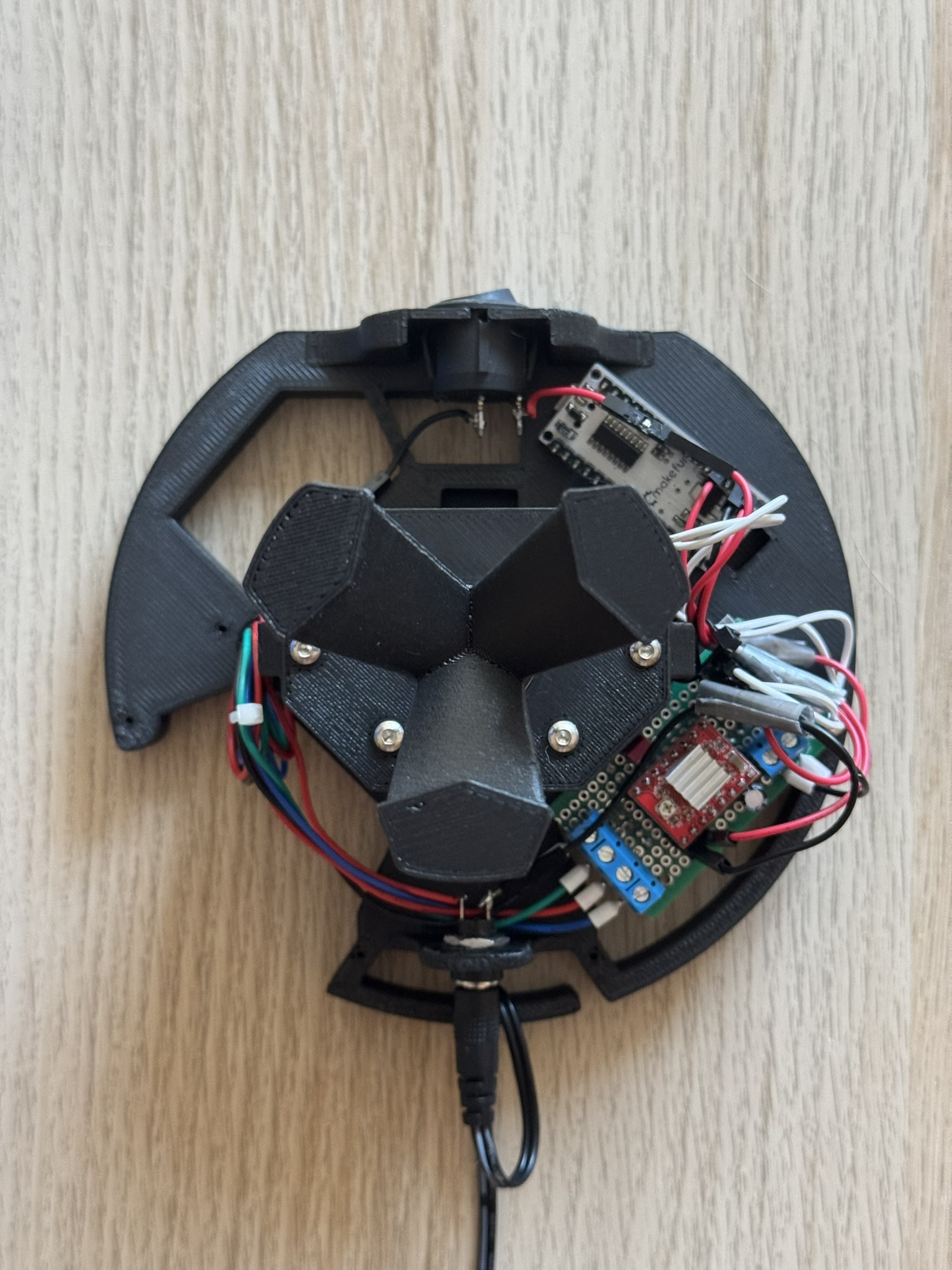 Ball Toy Spinner for Cats - photo 2