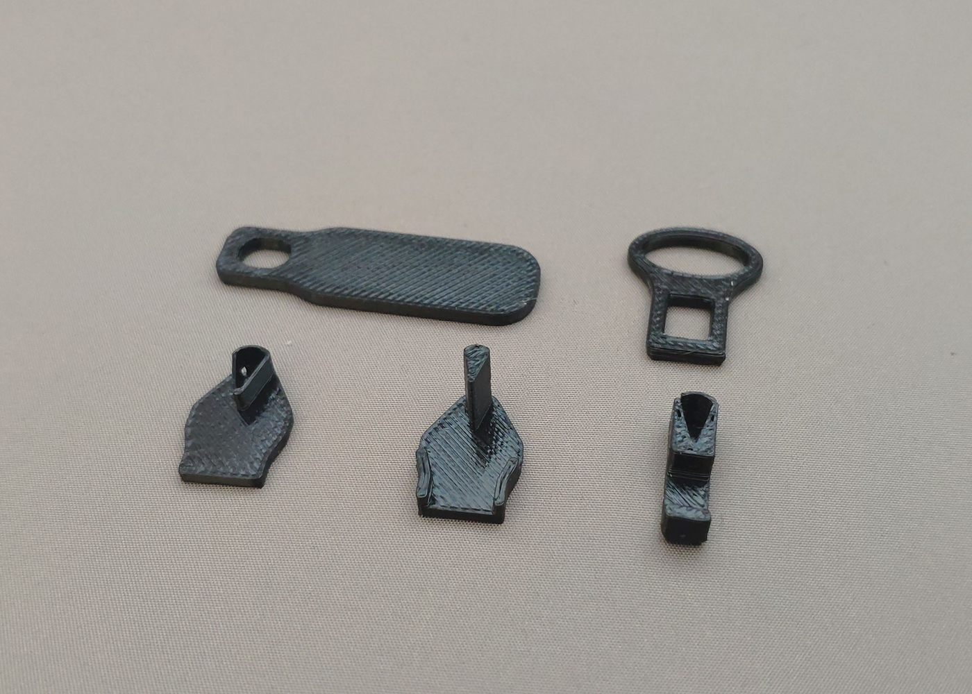 Zipper slider replacement (reverse) - photo 2