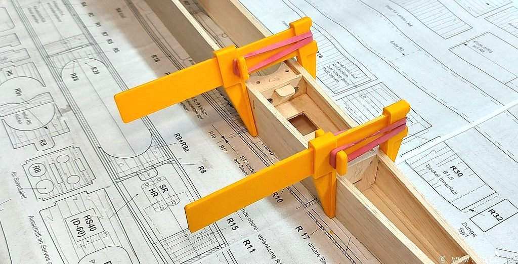 Clamp to glue with rubber band - photo 2