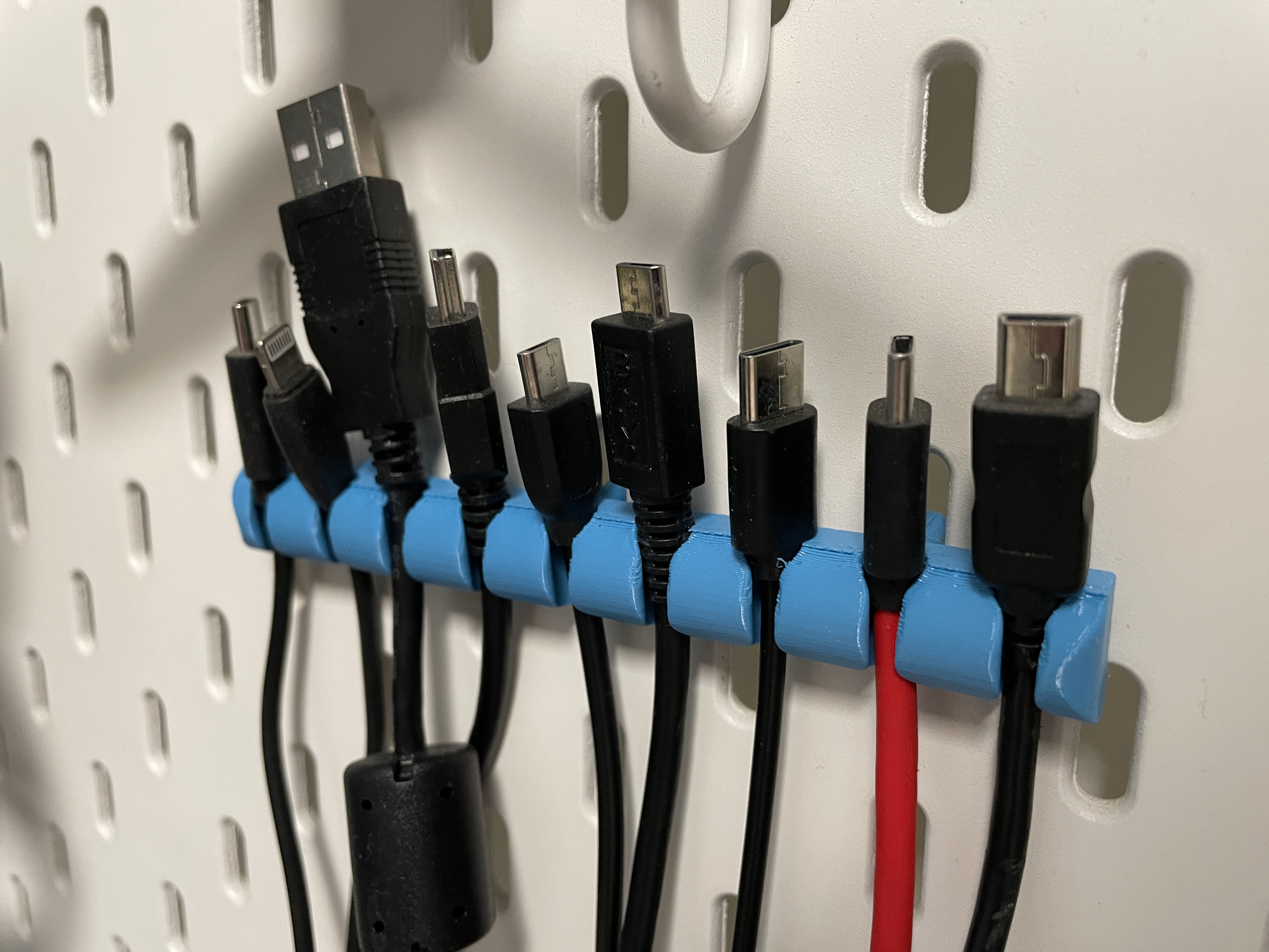 Cable organizer for Ikea Skadis