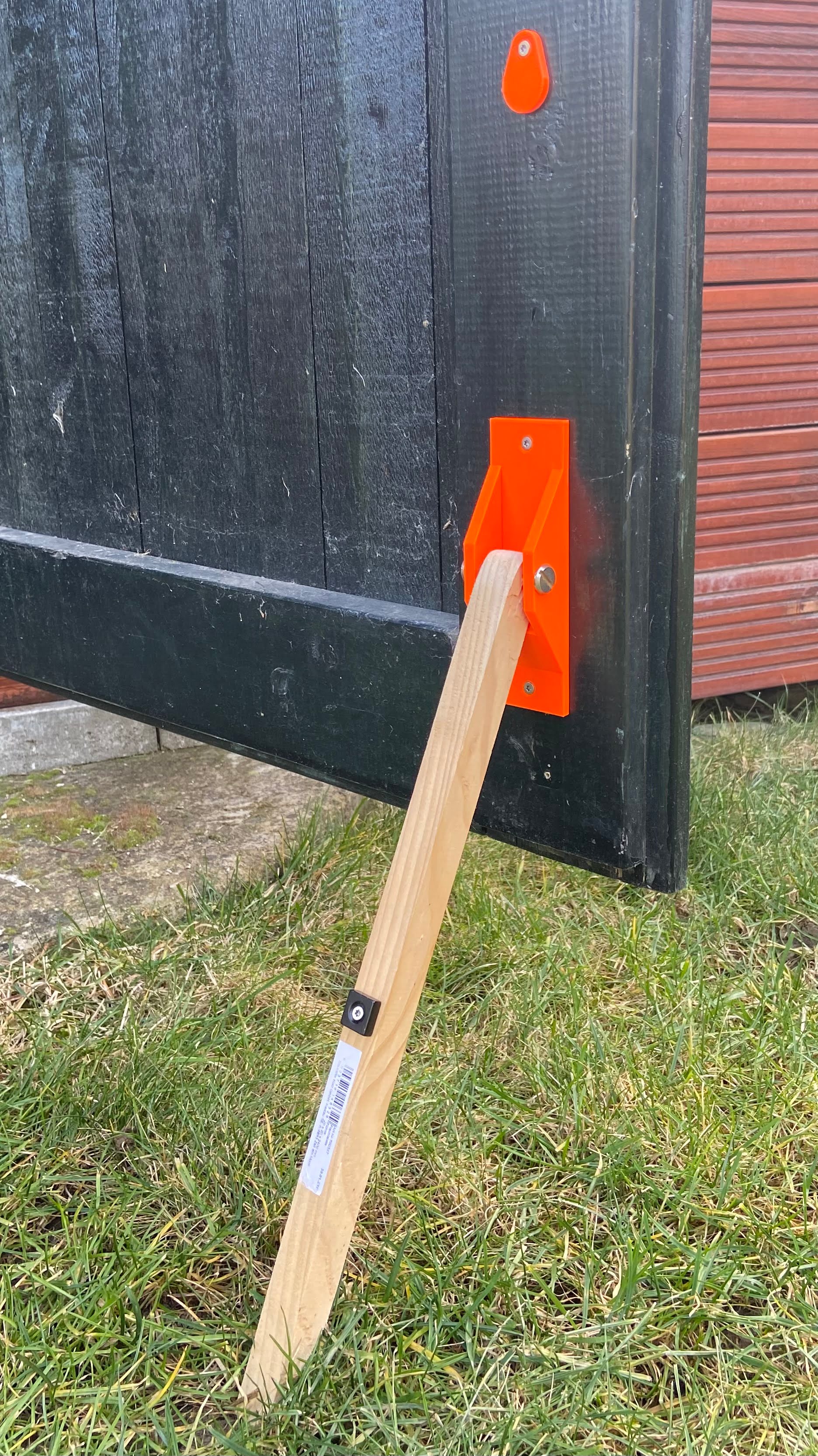 Shed door latch - door stopper - photo 3