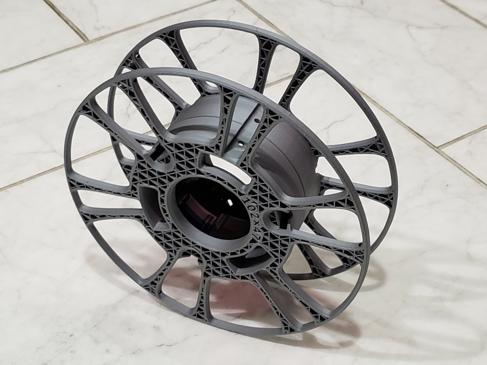 LockSpool V3: Parametric, reusable (1 part printed twice)