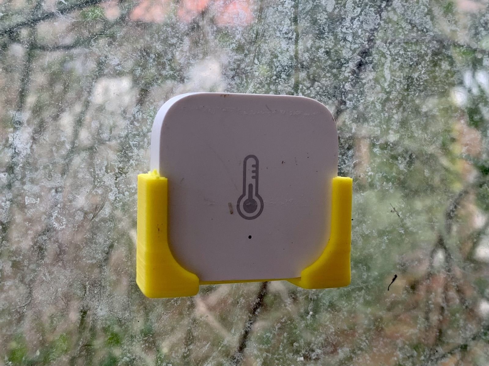 Aqara temperature sensor wall mount