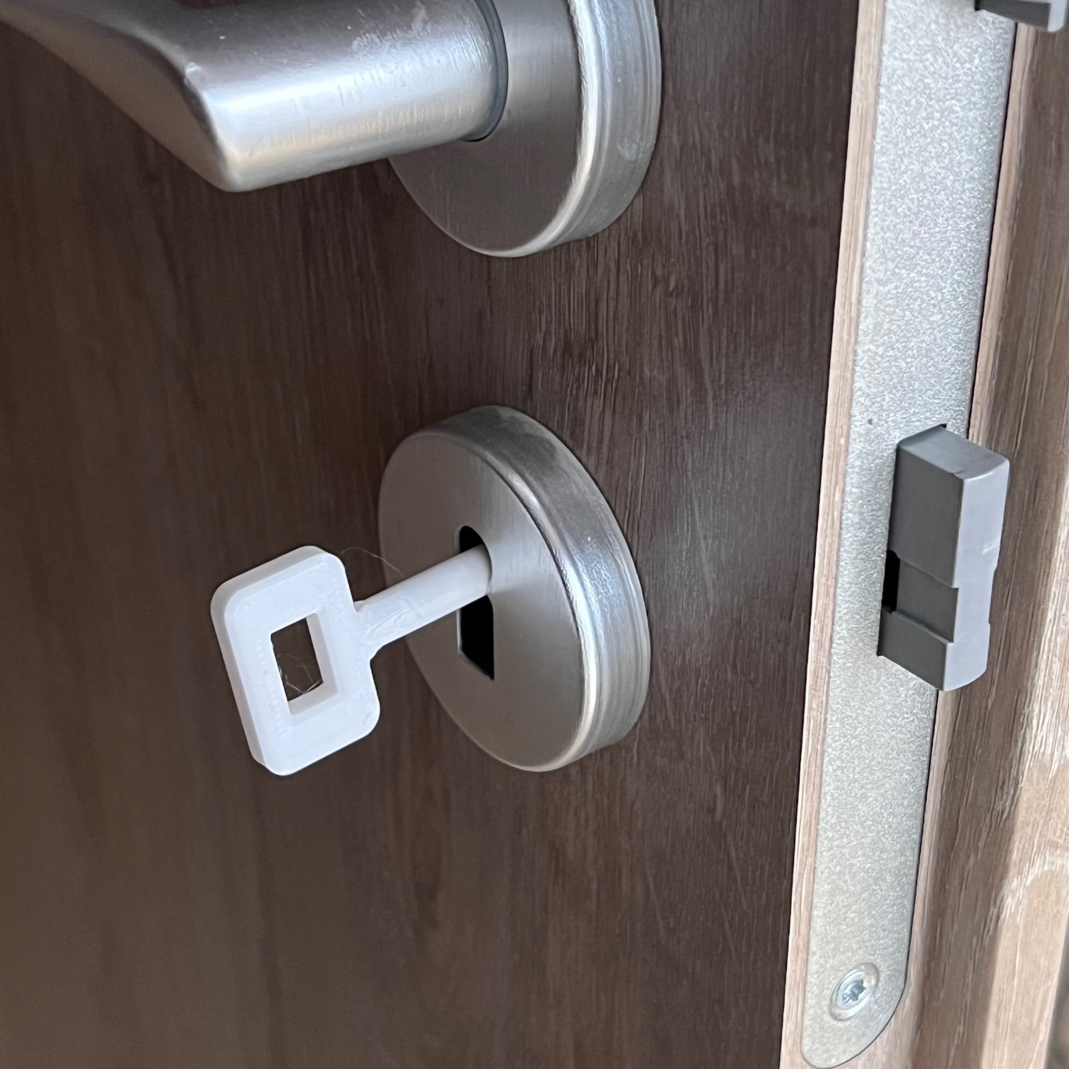 Generic Door Key - photo 2