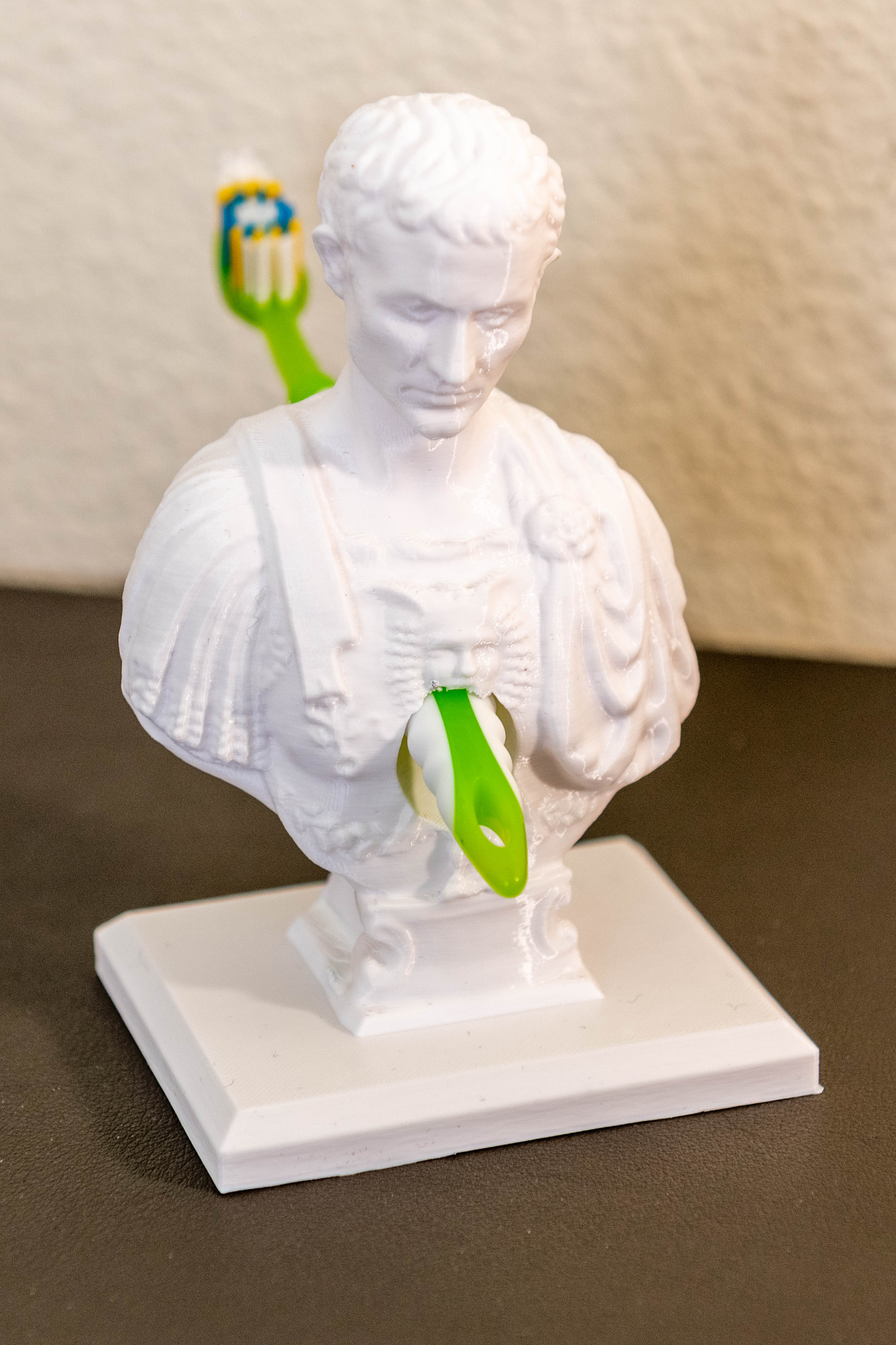 Et tu, Toothy?  - Julius Caesar Themed Toothbrush Holder - photo 2