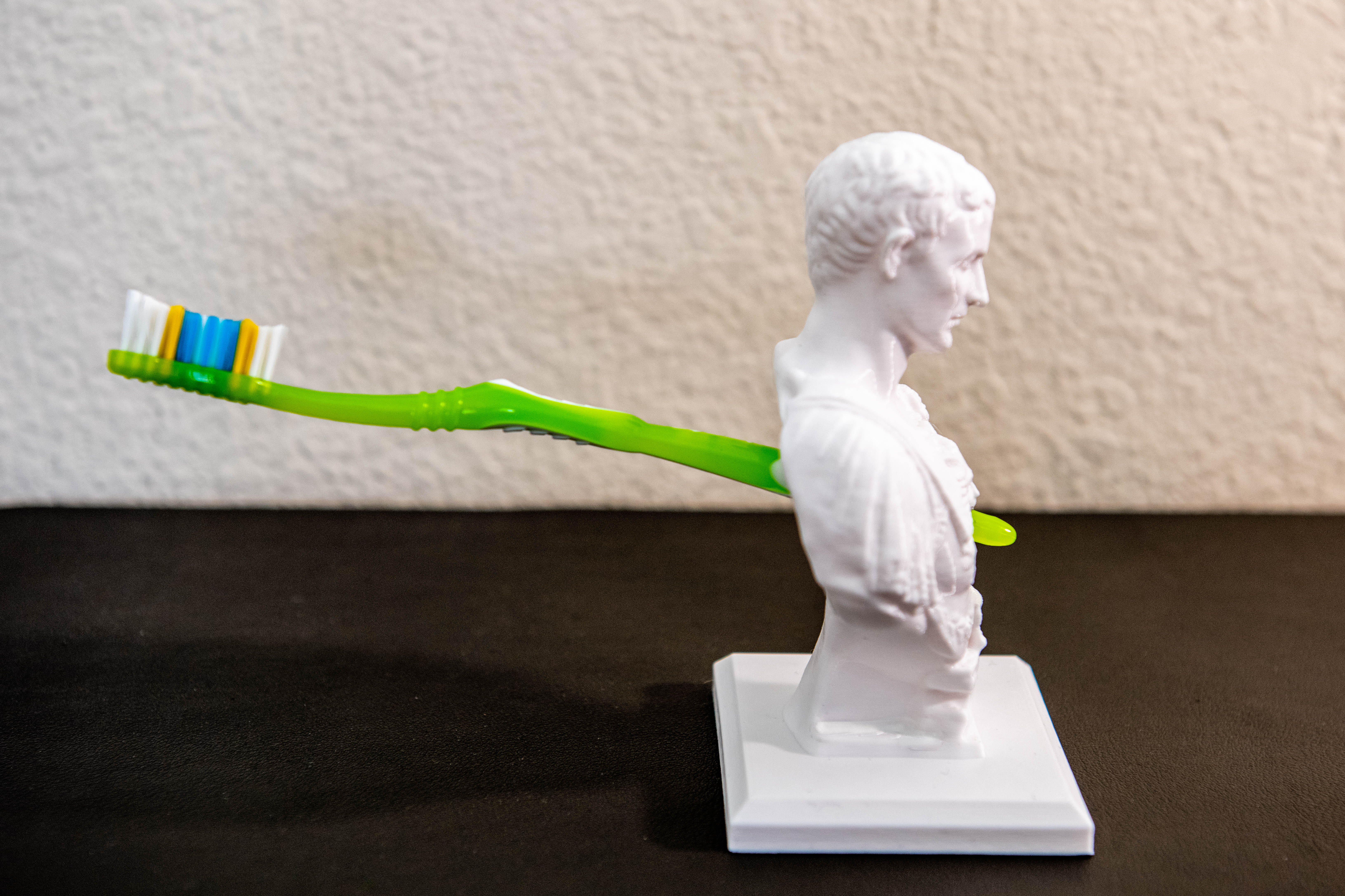 Et tu, Toothy?  - Julius Caesar Themed Toothbrush Holder - photo 3