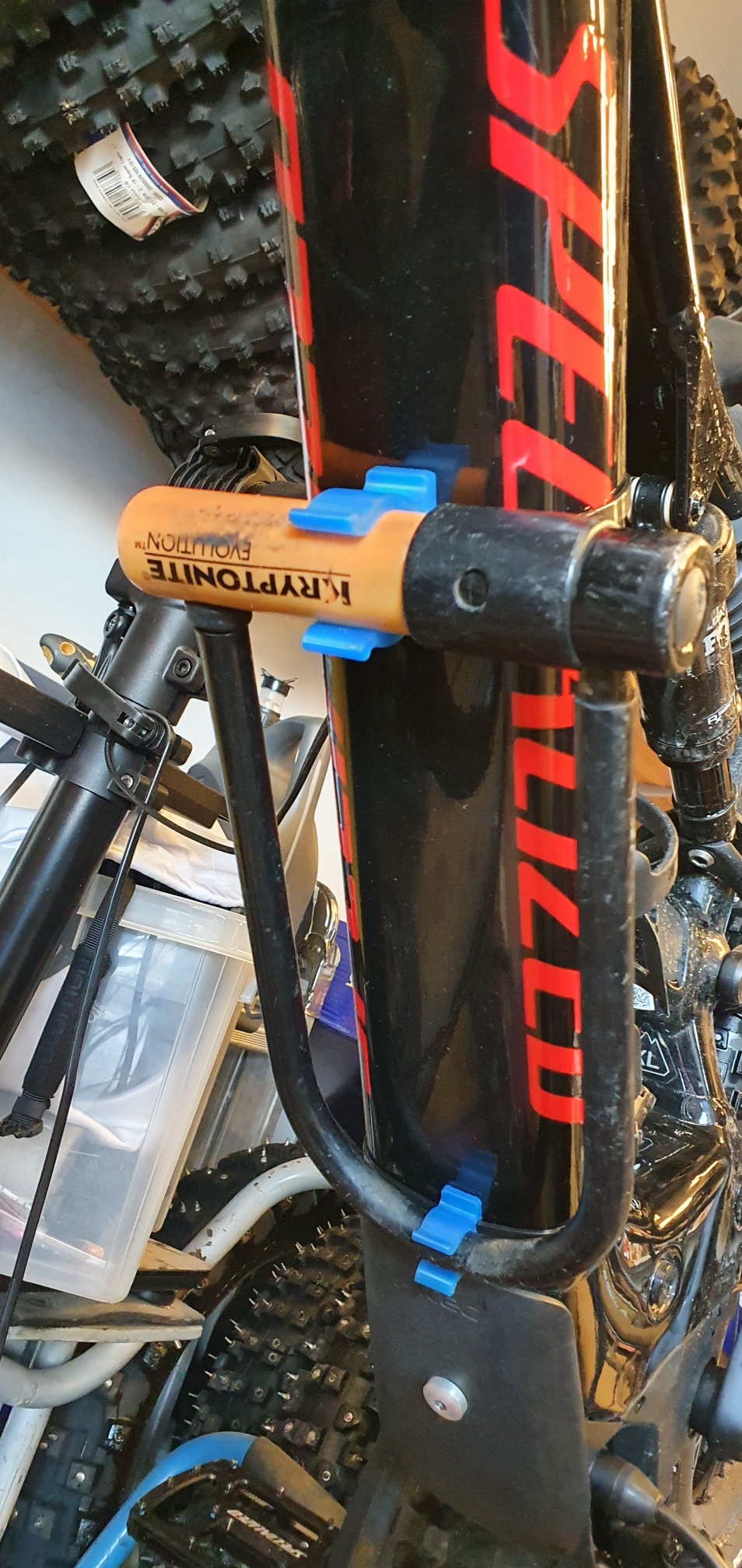 Kryptonite lock mount
