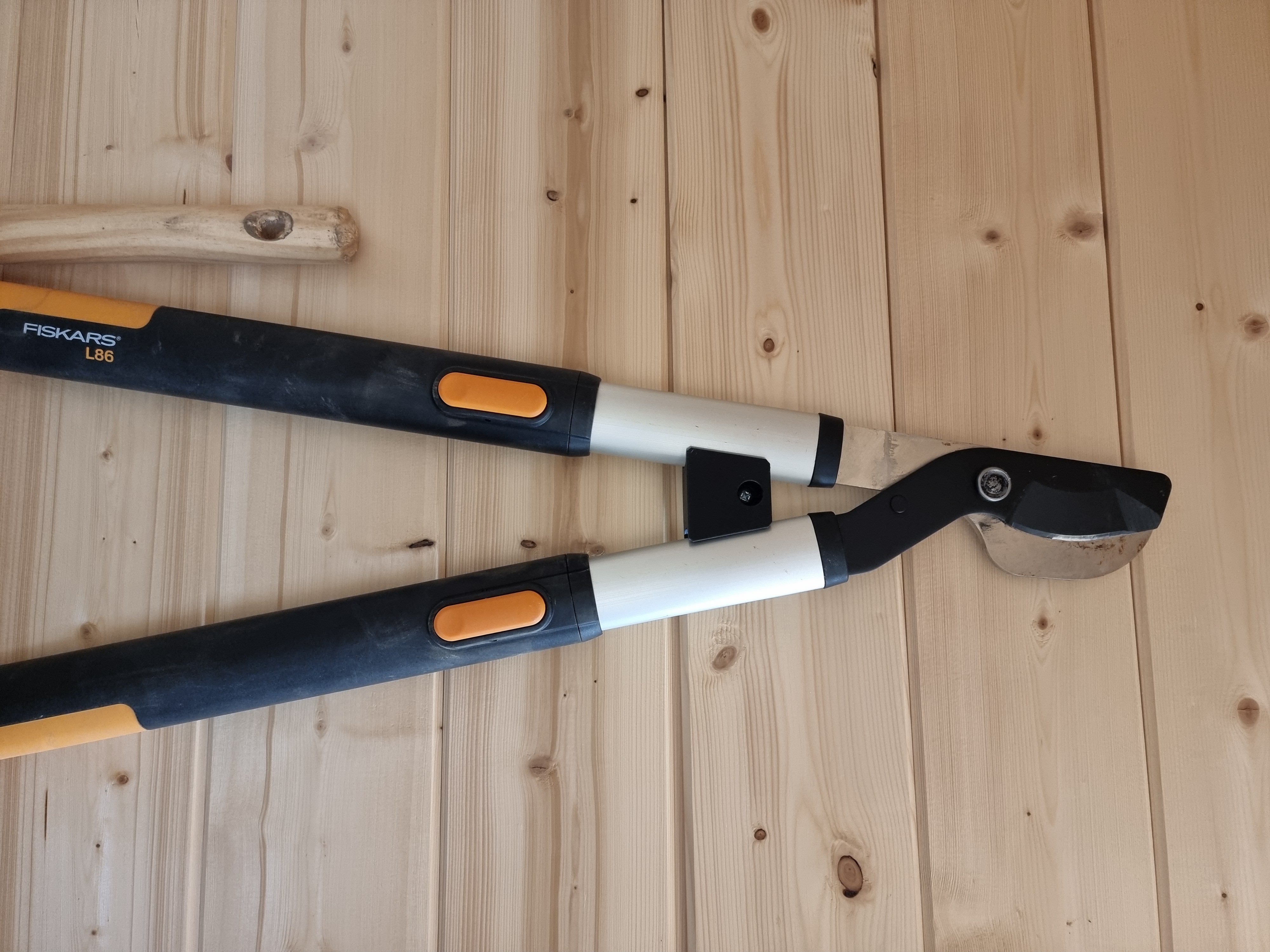 Lopper / Trimmer wall mount - photo 2