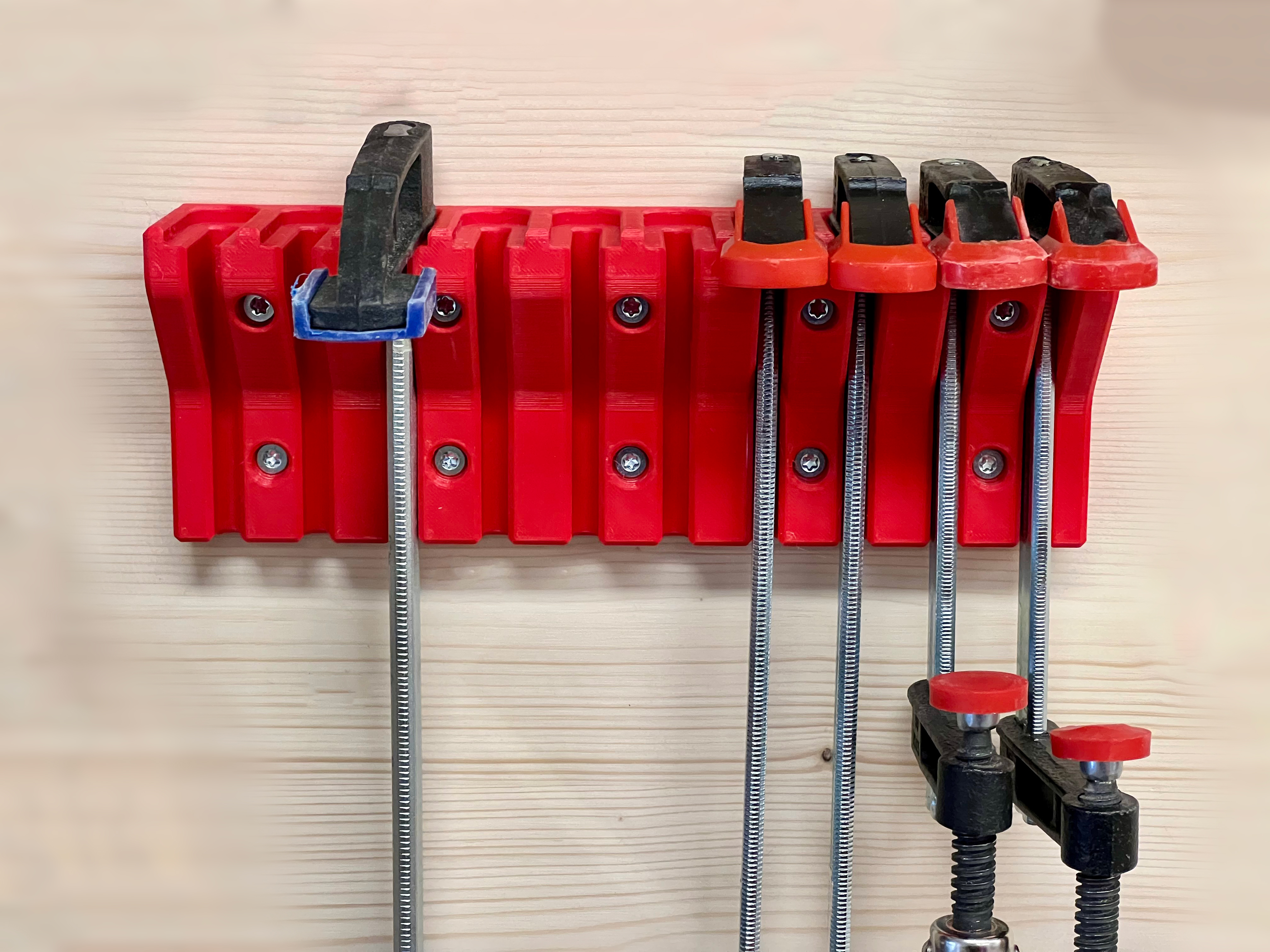 Compact F-Clamp Holder for Regular and Small Clamps