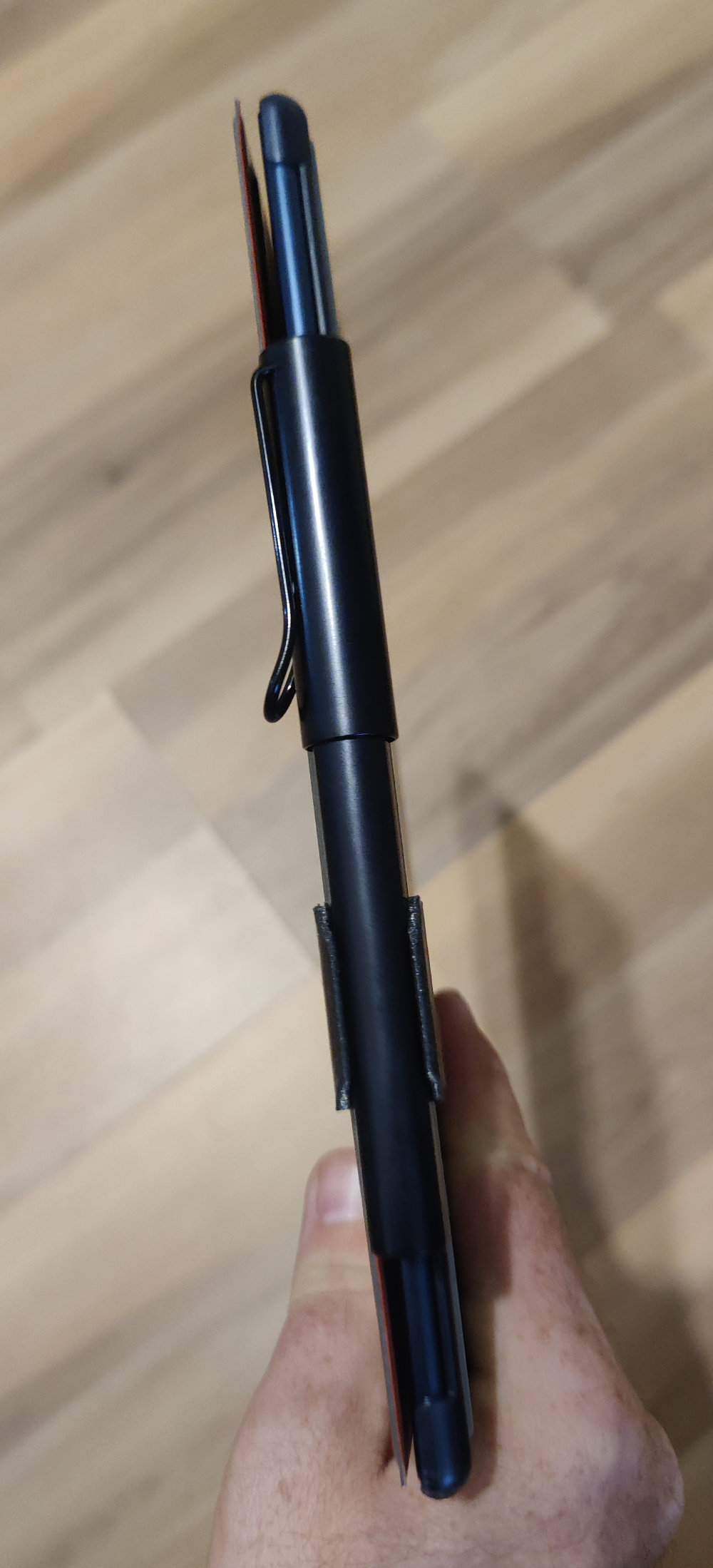 Lamy al-star emr stylus clip for the Boox Note Air 2 with Folio case - photo 4