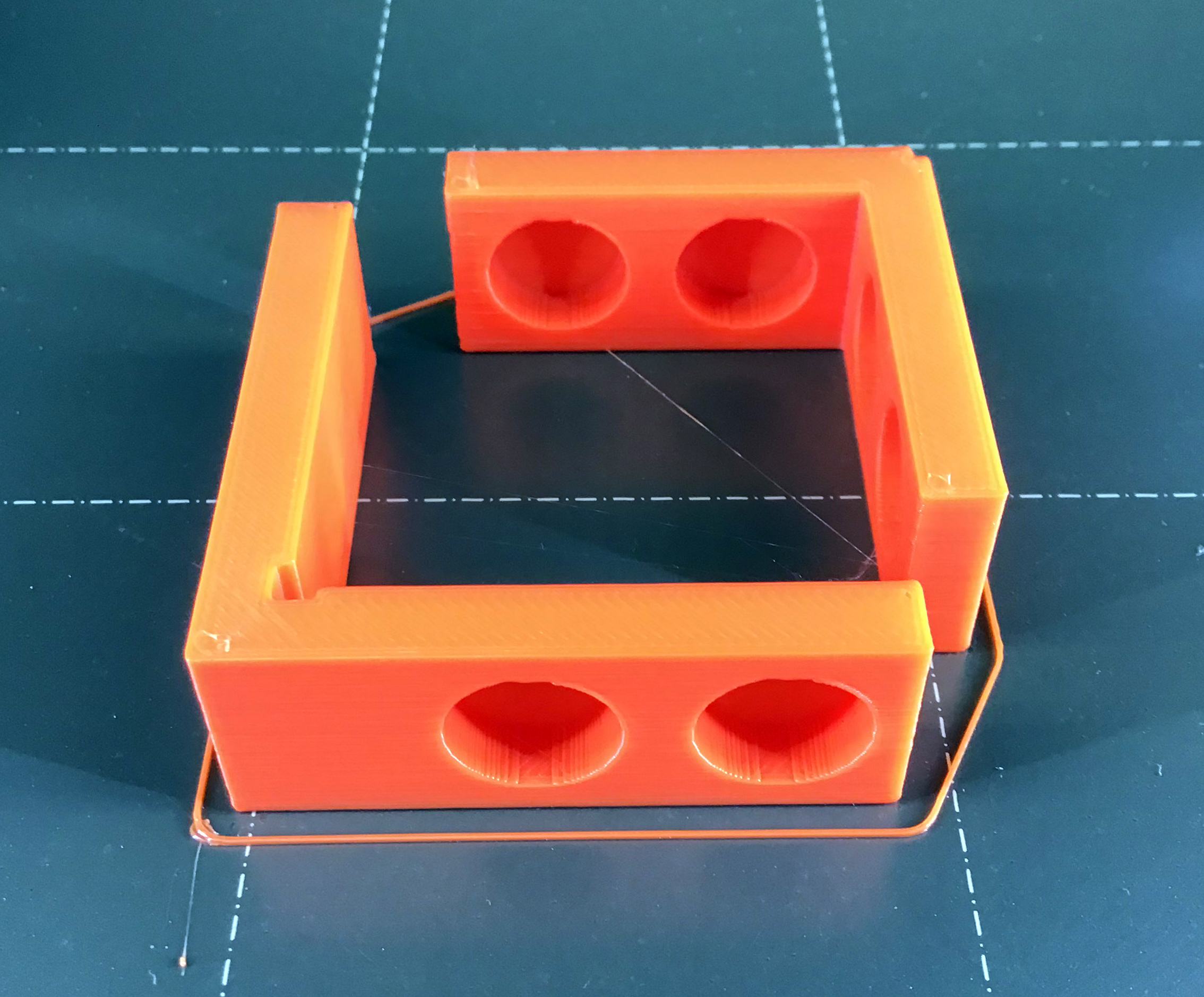 Magnetic Corner Clamp for Model Construction - photo 3