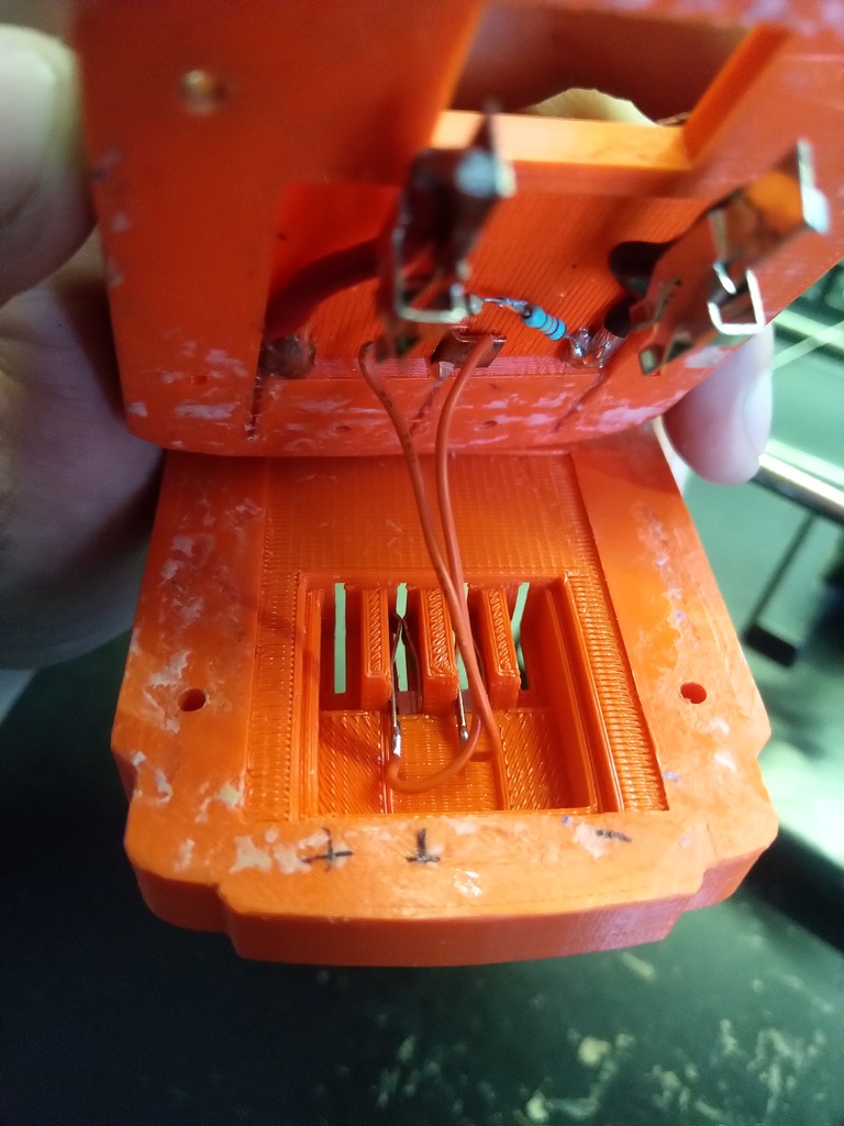 Blue bosch to green bosch battery adapter  - photo 2