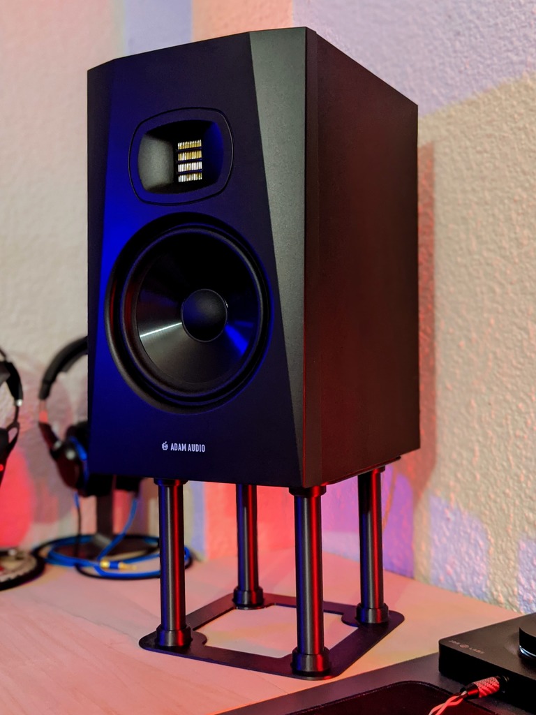 Speaker stand