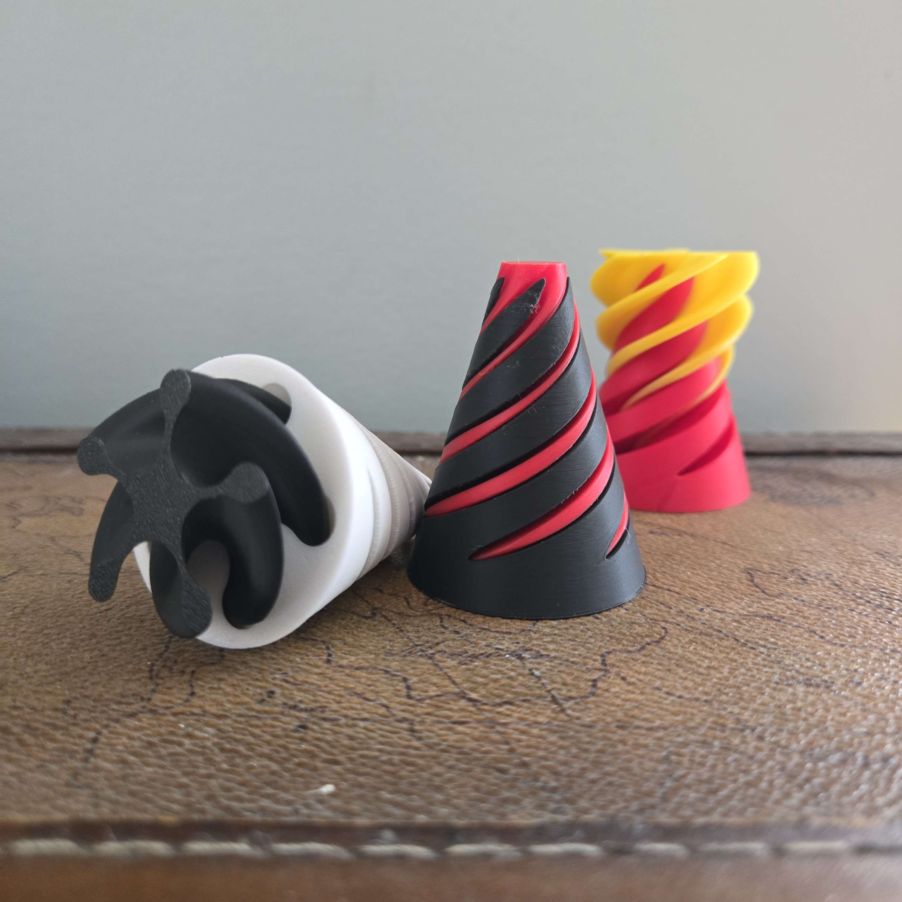 Impossible Fidget Spiral toy (FREE TO SELL) - photo 2
