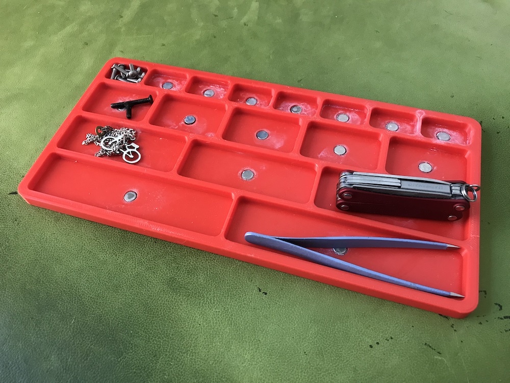 Screw Magnetic Tray