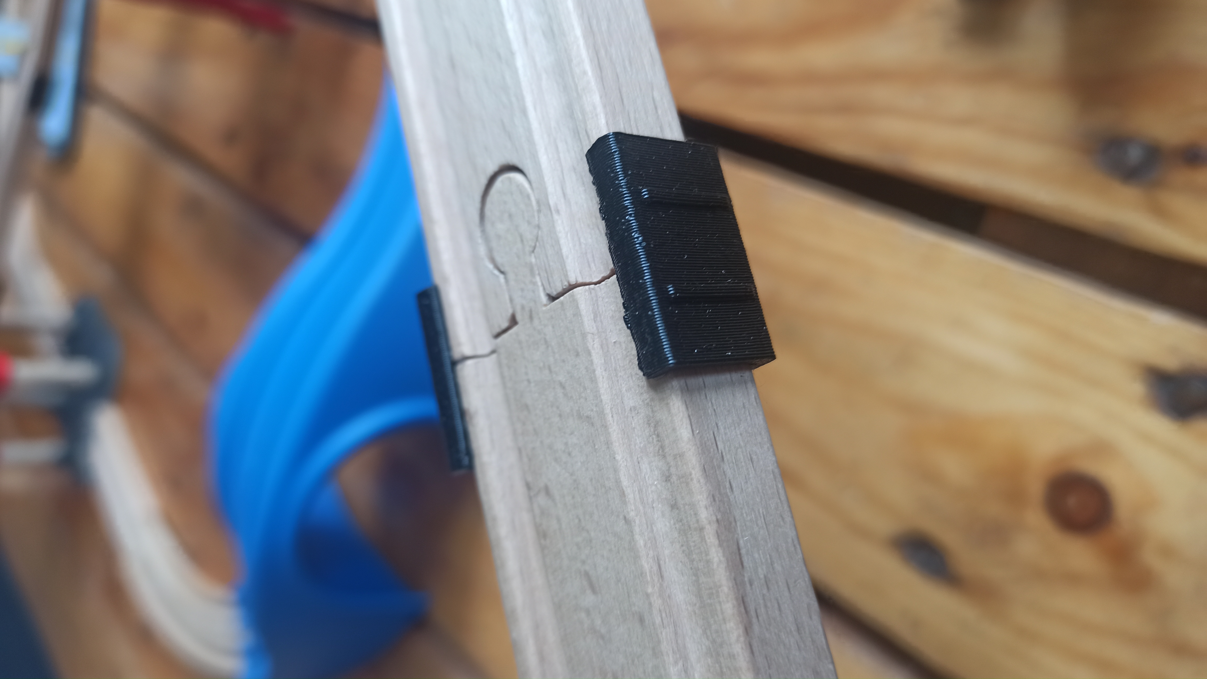 Wooden tracks clip
