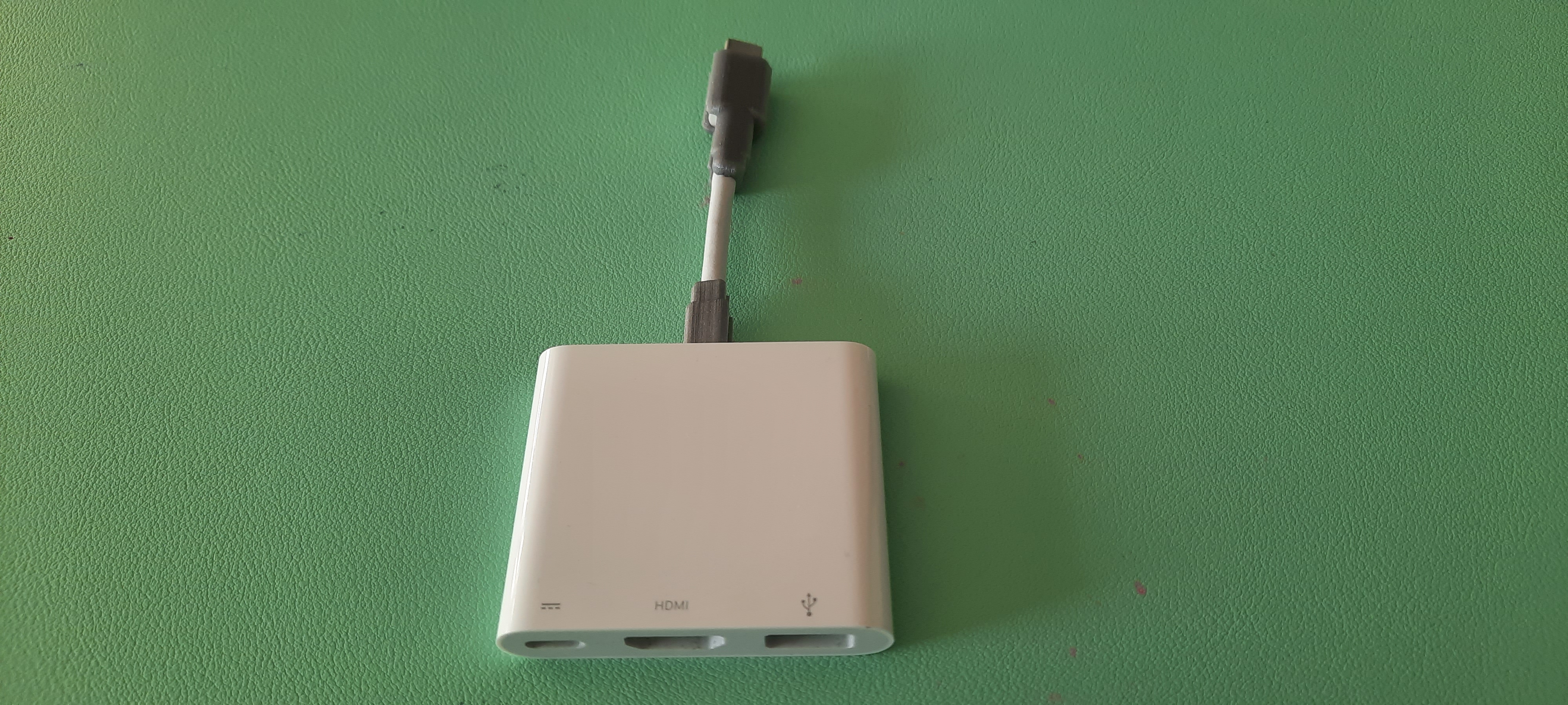 Apple USB-C Digital AV multiport adapter cable protector - photo 3