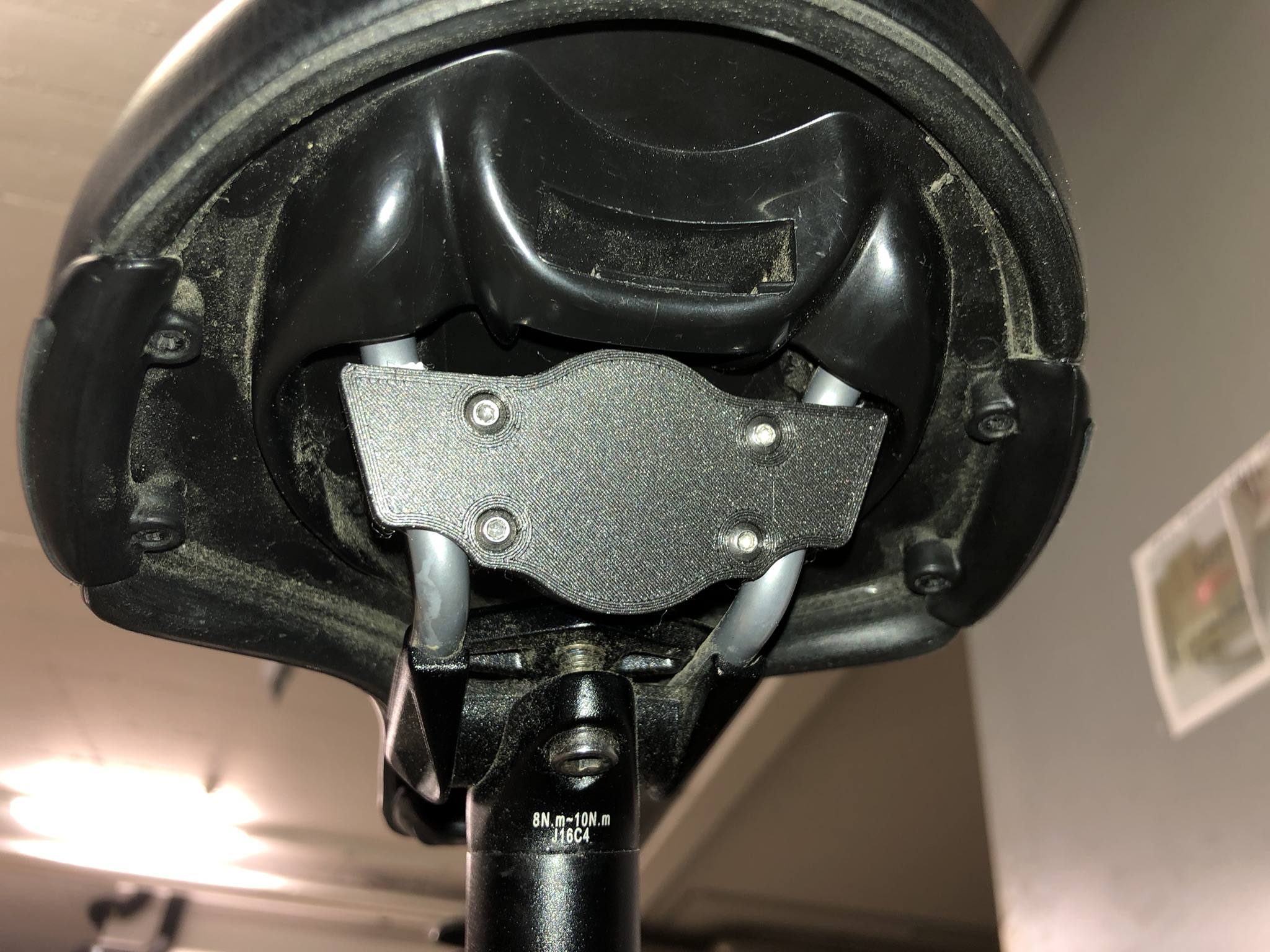 Airtag mount for Selle Royal (parametric f3d file)