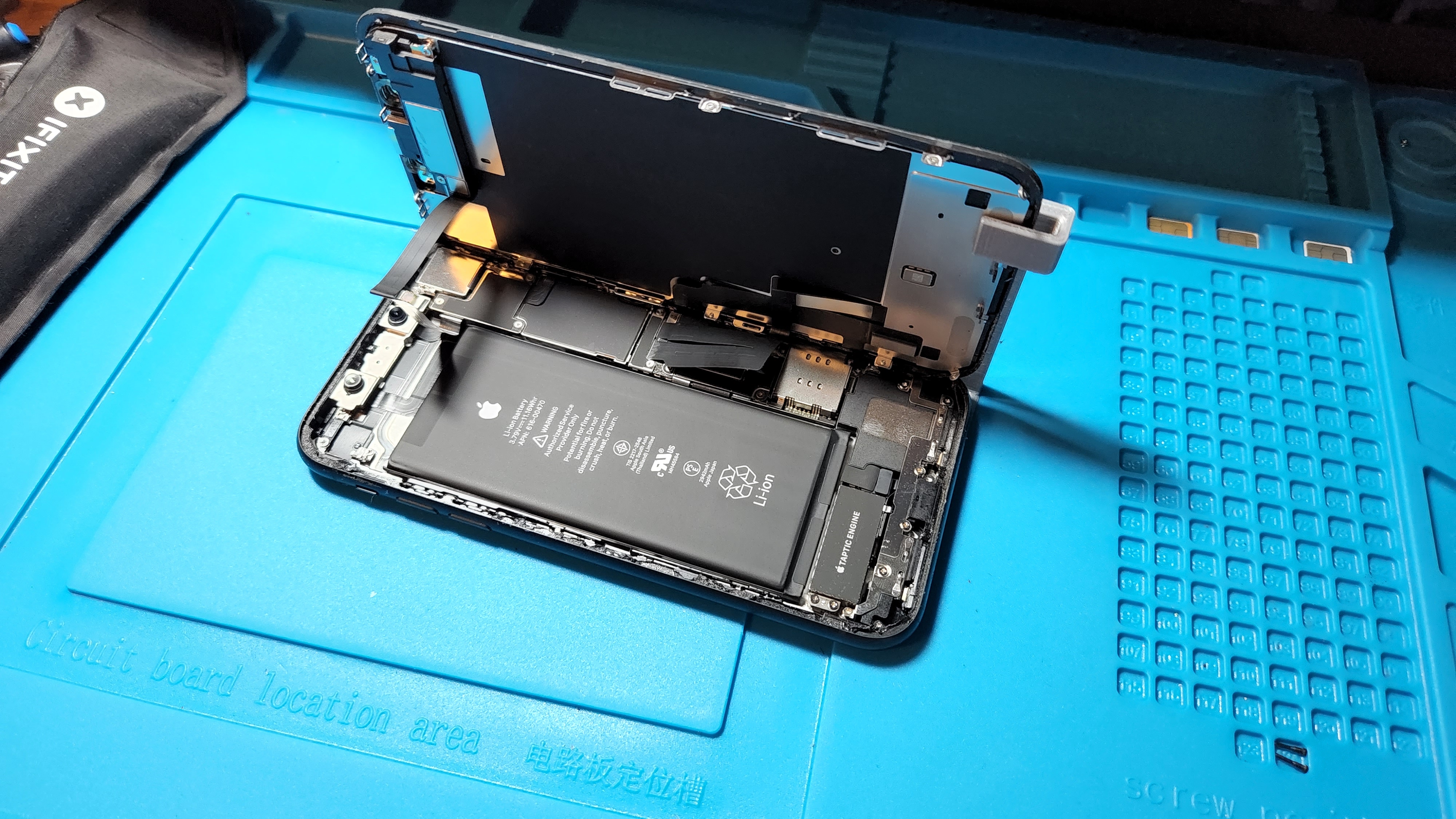 phone screen stand for phone repair