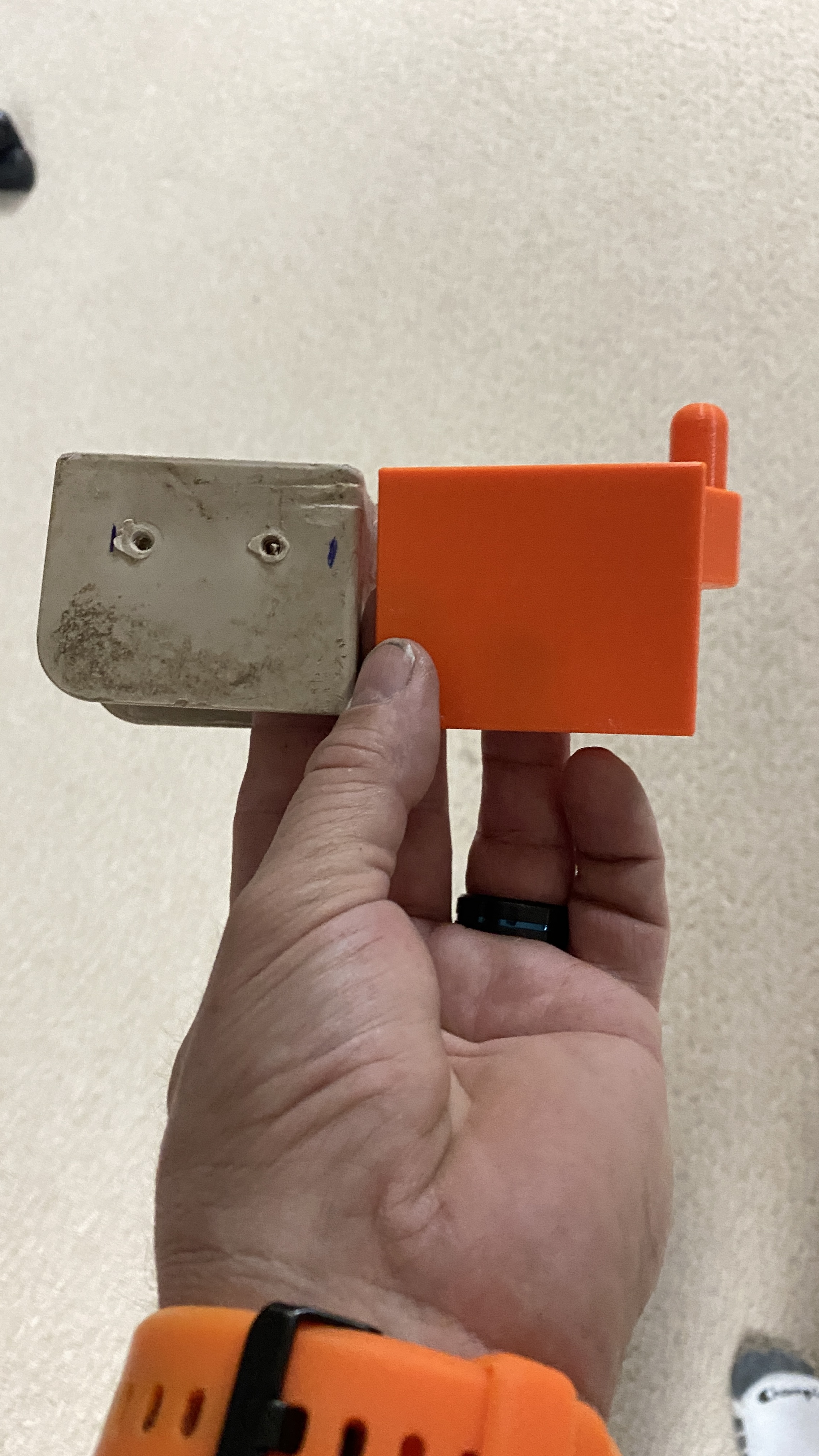 Plastic shed door hinge - photo 4
