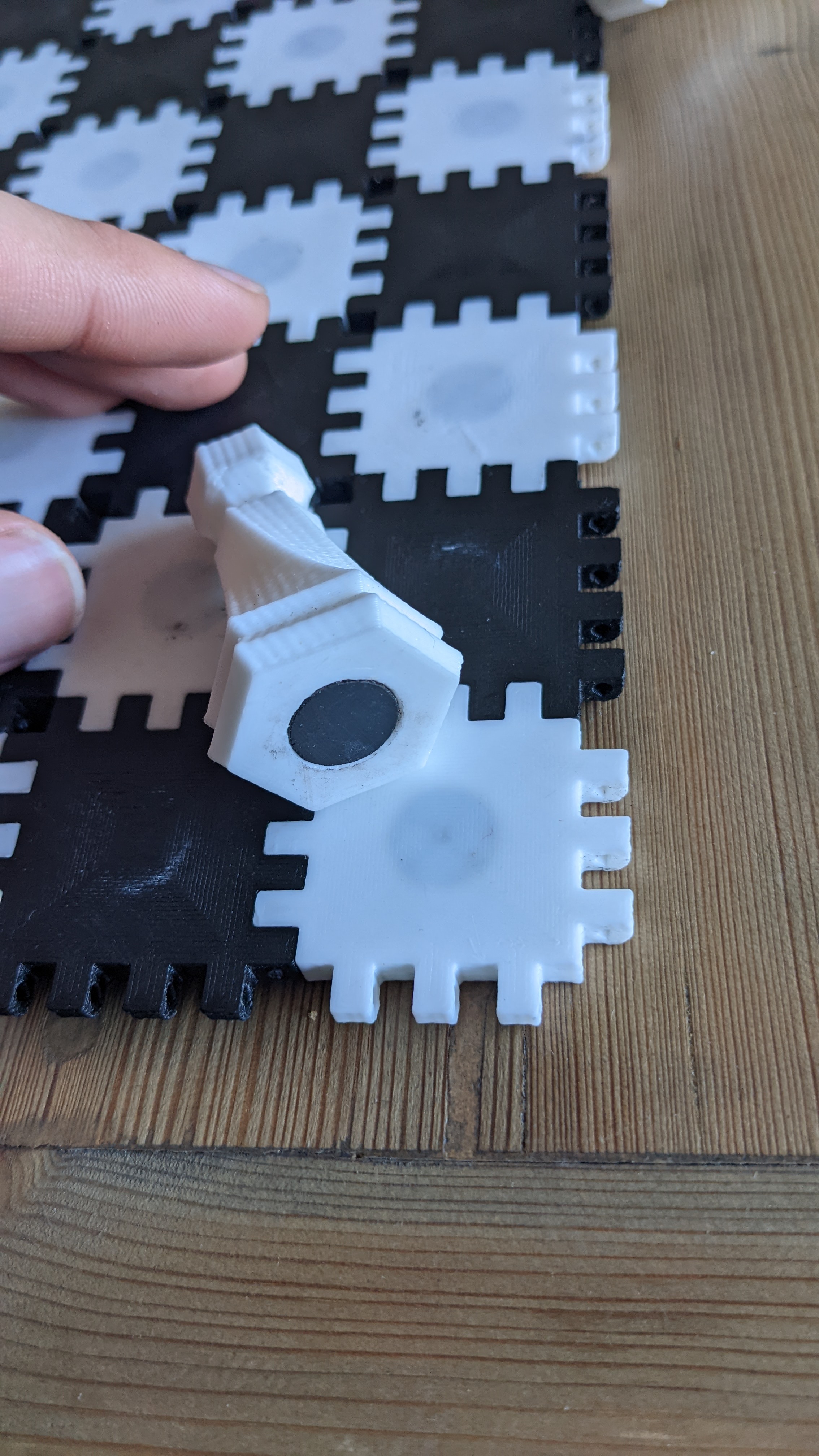 Infinite hinge magnetic chess board - photo 2