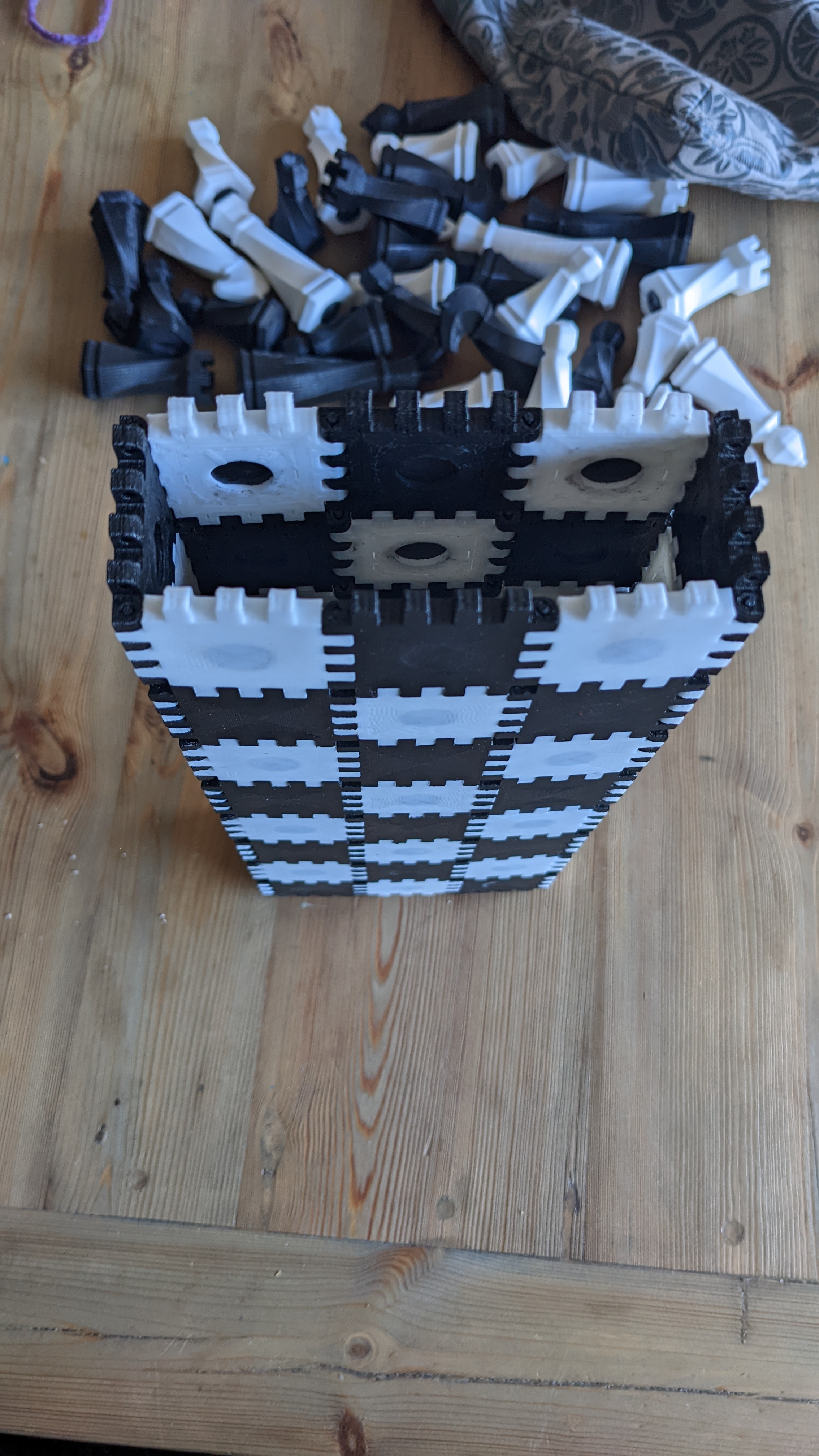Infinite hinge magnetic chess board - photo 3