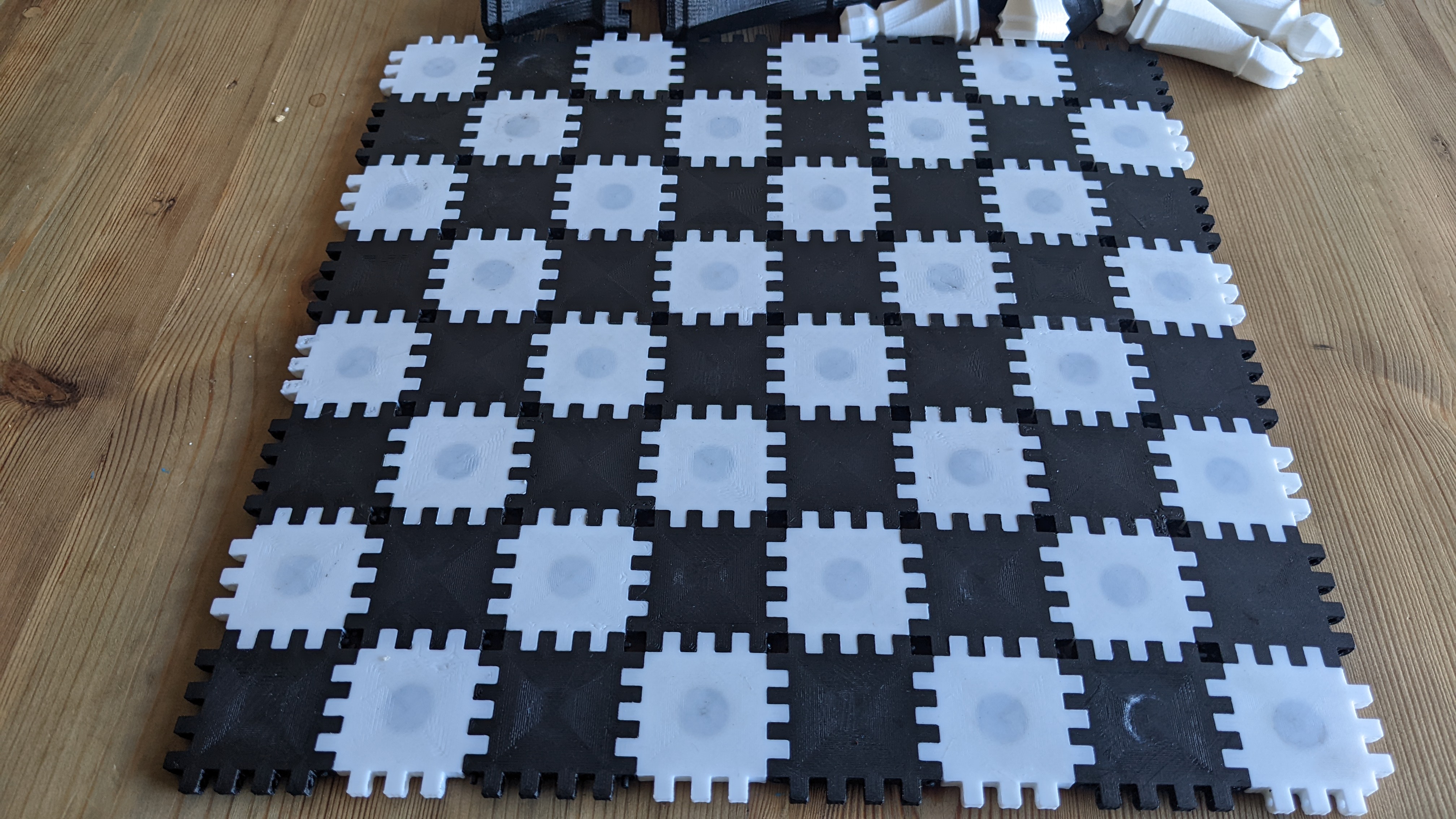 Infinite hinge magnetic chess board