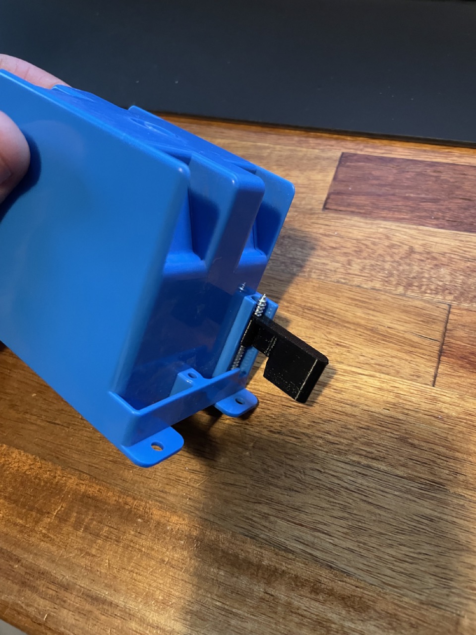 Electrical Remodel Box Wing Clamp