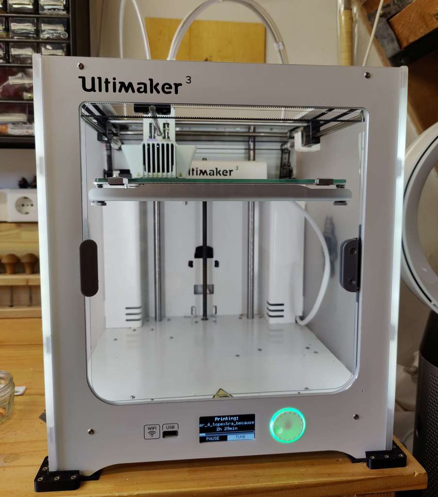 Minimalist Non Destructive Ultimaker 3 Door
