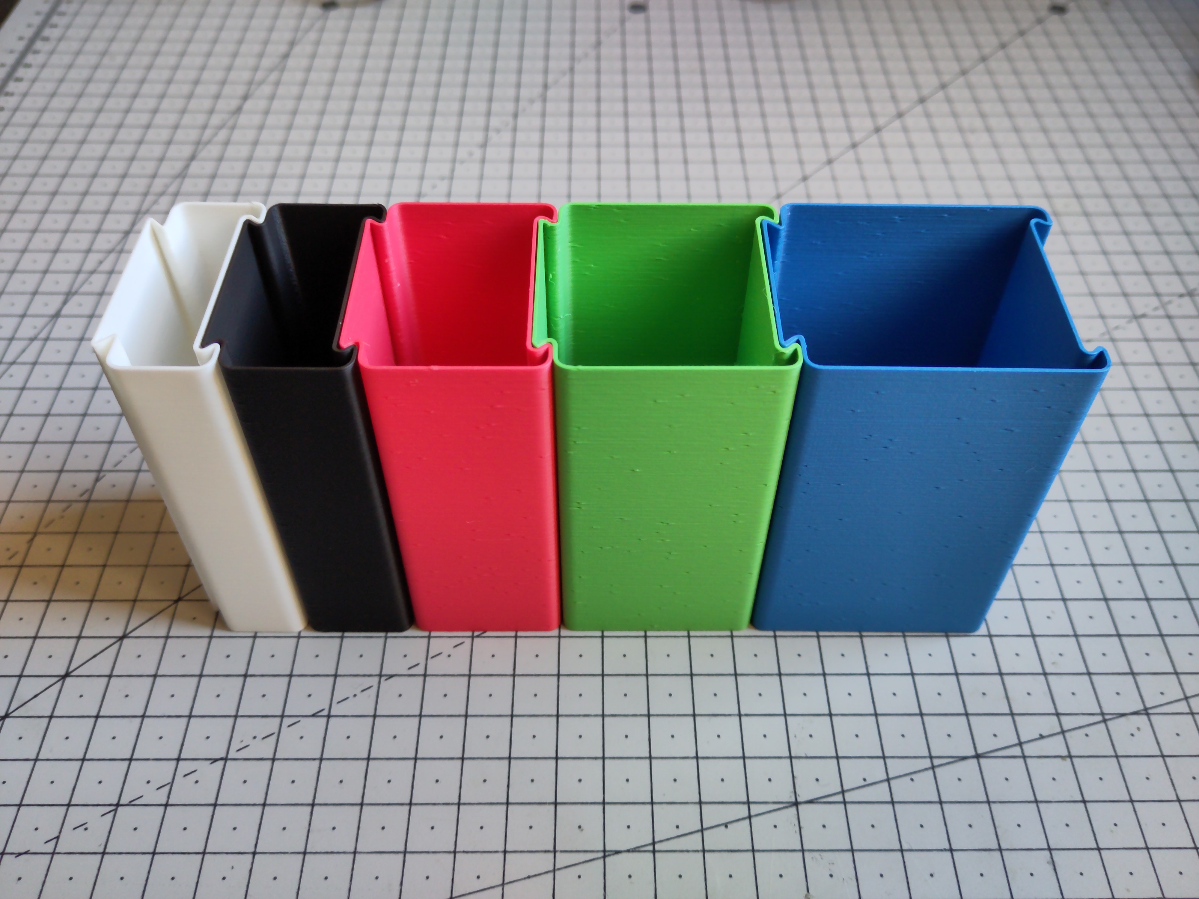 Parametric Cable Organizer (Single Perimeter / Vase Mode) - photo 4